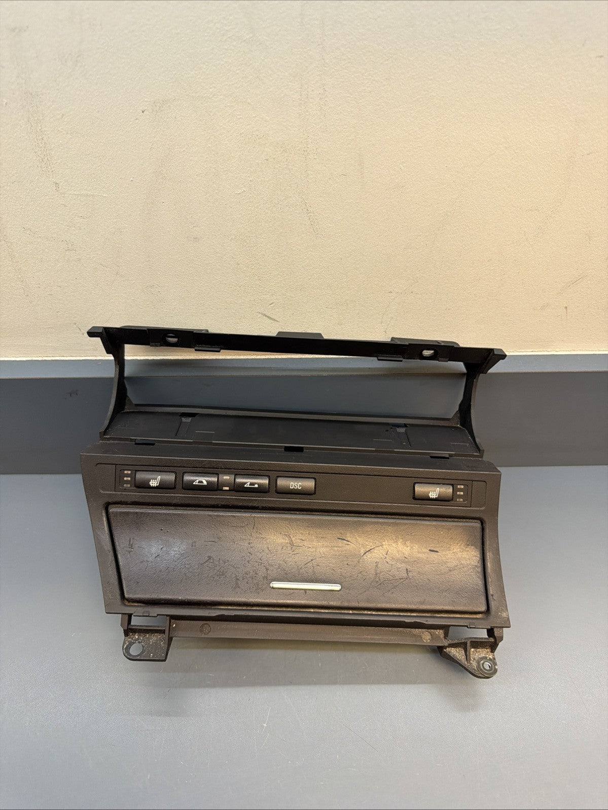 01-06 BMW E46 CONVERTIBLE DASH CENTER CONSOLE ASHTRAY DSC TOP ROOF 8268887