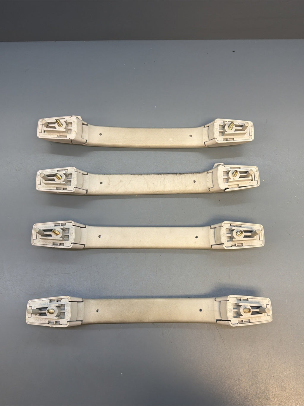 01-2006 E46 BMW 325 330 OVERHEAD SEDAN GRIP HANDLE SET OF 4 8231321 GRAY