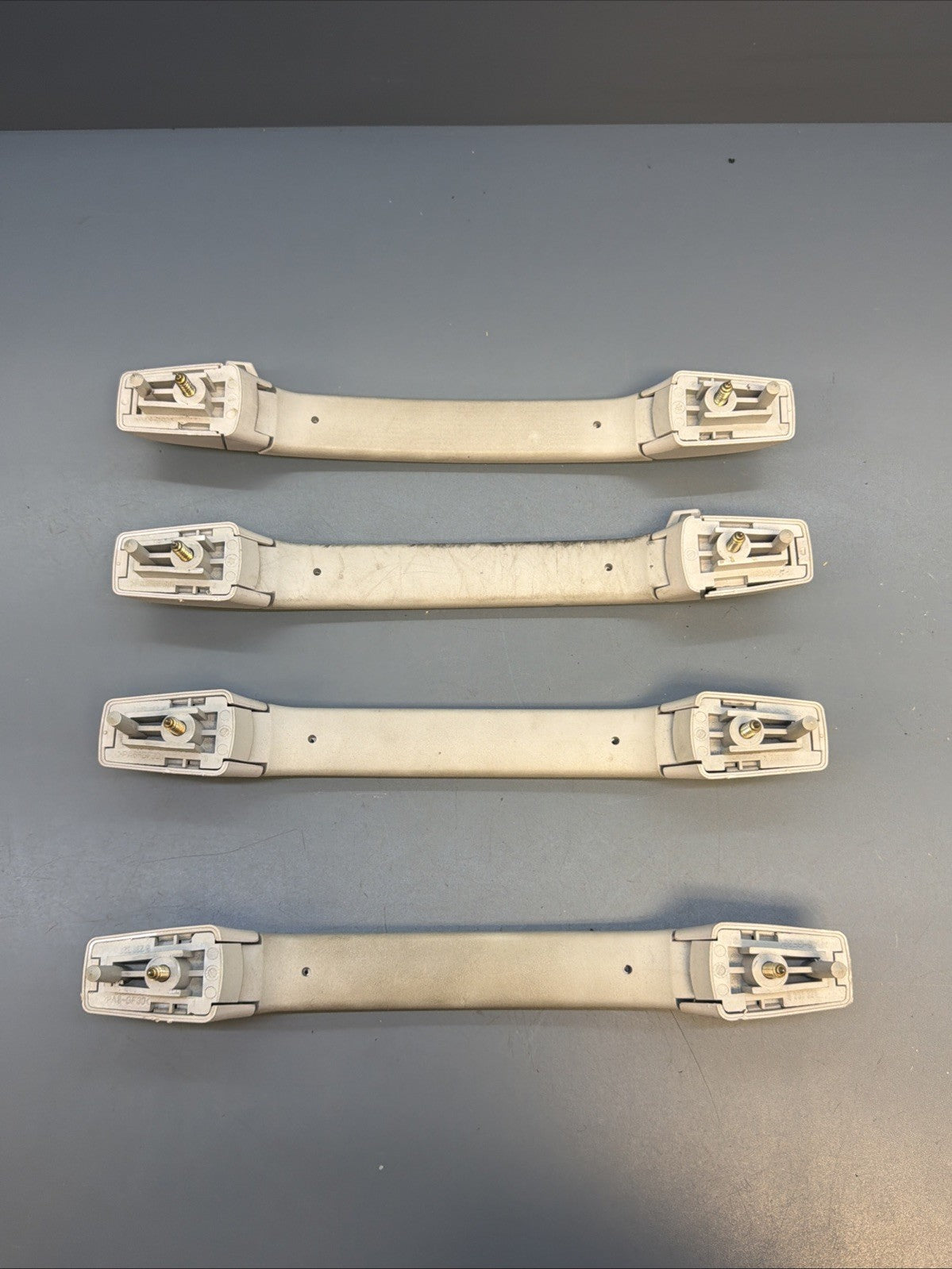 01-2006 E46 BMW 325 330 OVERHEAD SEDAN GRIP HANDLE SET OF 4 8231321 GRAY