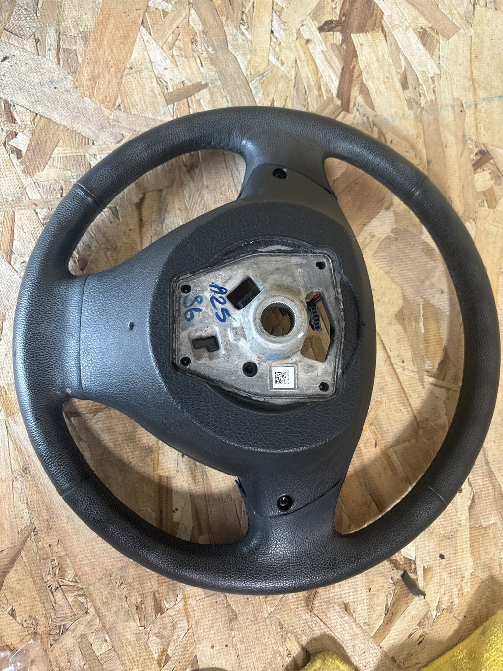 BMW 5 F10 F11 2011 Steering wheel 3385F011 AAL91