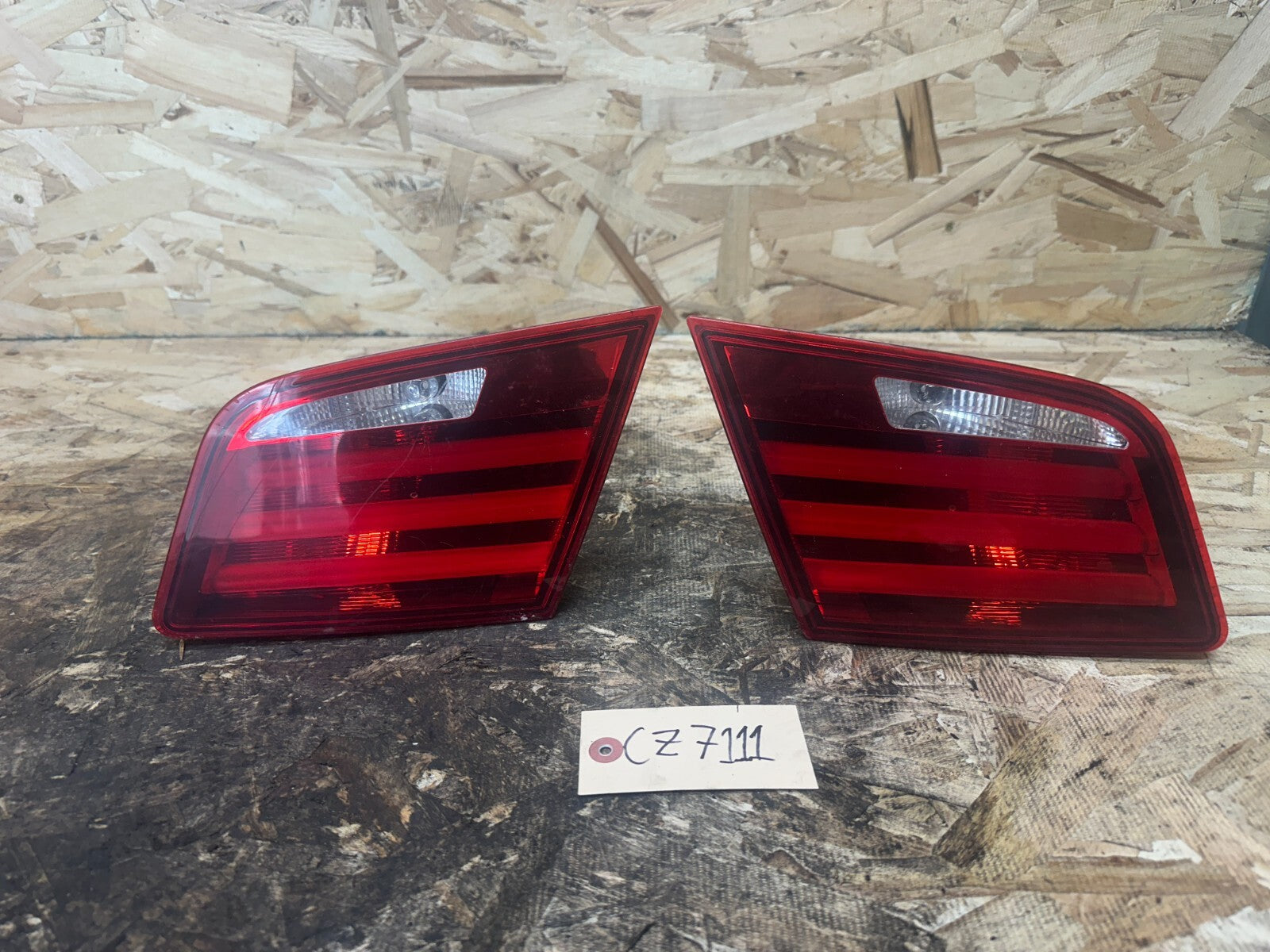 BMW 2010-2013 F10 5 SERIES REAR INNER TRUNK TAIL LIGHT SET 2 PC OEM 7203226+5