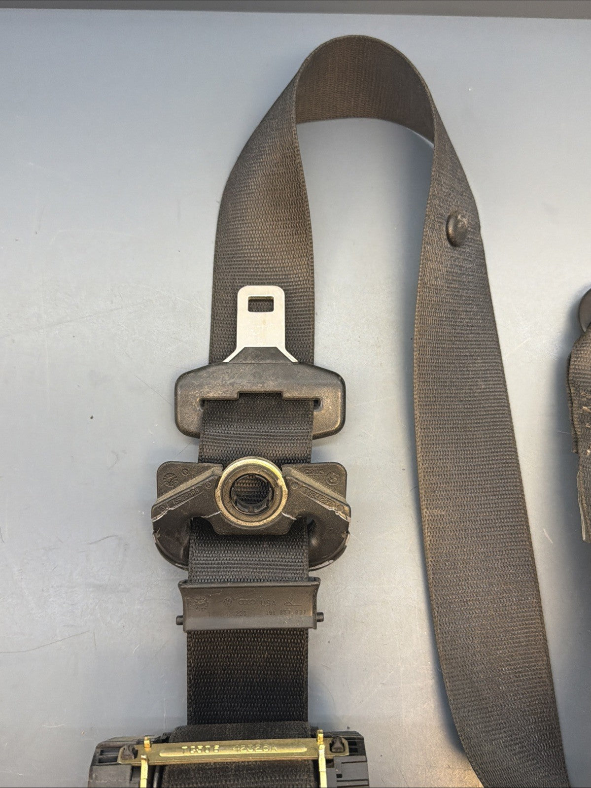 OEM LEFT FRONT SEAT BELT RETRACTOR FOR 2000 2001 2002-2006 BMW E53 X5 00043594