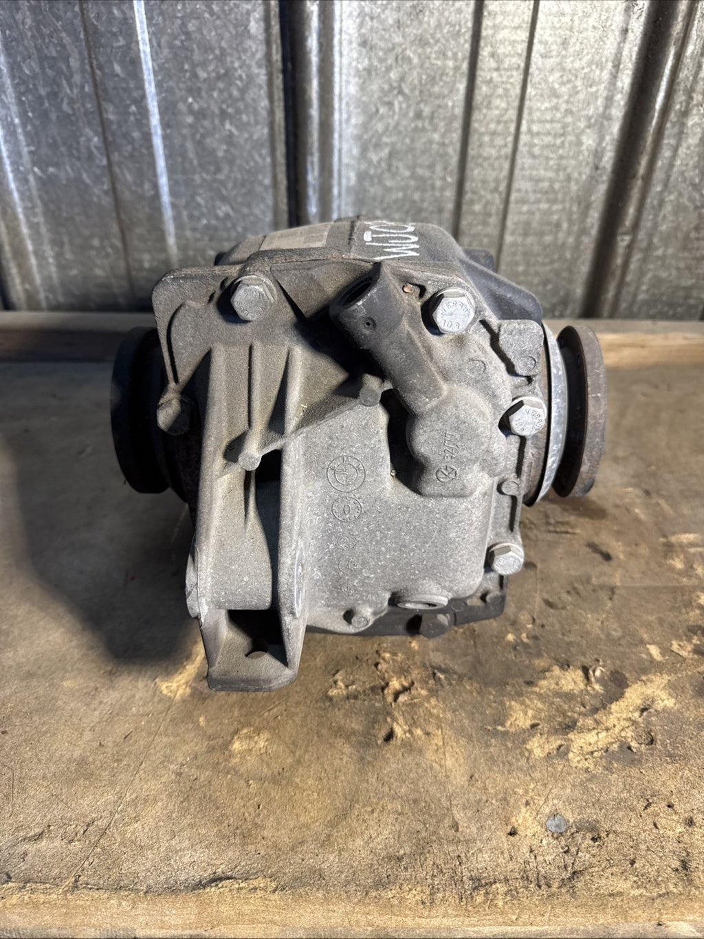 BMW REAR DIFFERENTIAL E83 SERIES X3i AUTOMATIC FINAL DRIVE 4.44 7567993