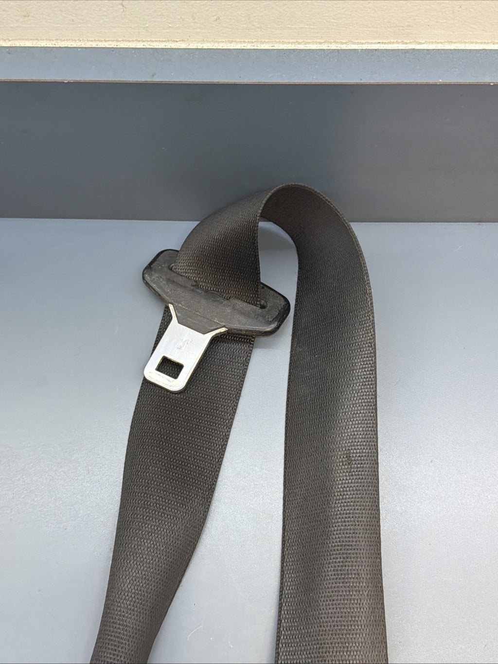 2003 - 2008 BMW Z4 E85 LEFT DRIVER SIDE SEATBELT SEAT BELT RETRACTOR OEM 7016875