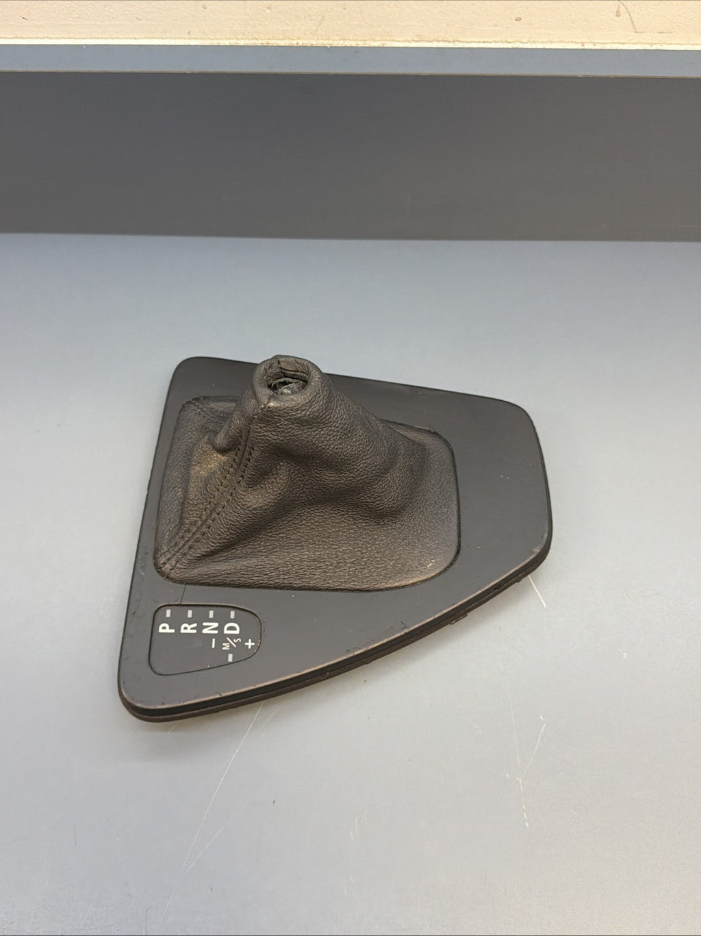 2007-2013 BMW E90 E92 E93 328i Automatic Gear Shifter Trim Bezel 7155643 Oem
