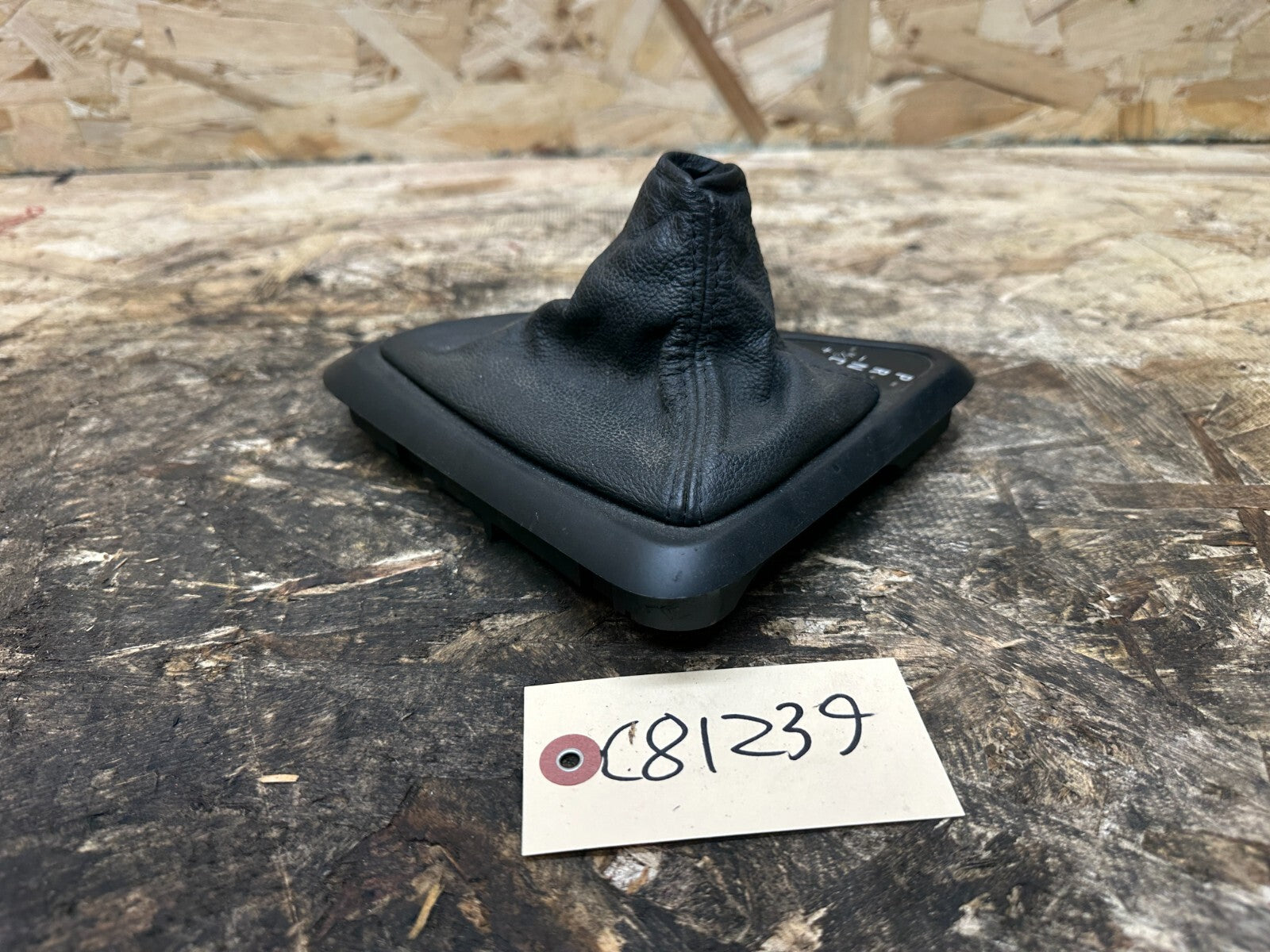 BMW E82 1 SERIES AUTOMATIC SHIFTER GEAR SELECTOR BOOT BLACK OEM 7078567
