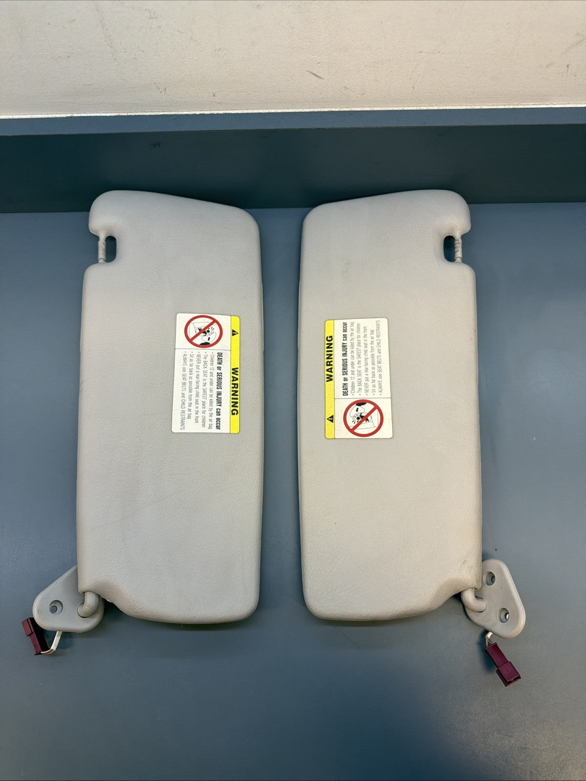 01-06 OEM BMW E46 M3 325Ci 330Ci Coupe Driver Passenger Sun Visor SET 6905983