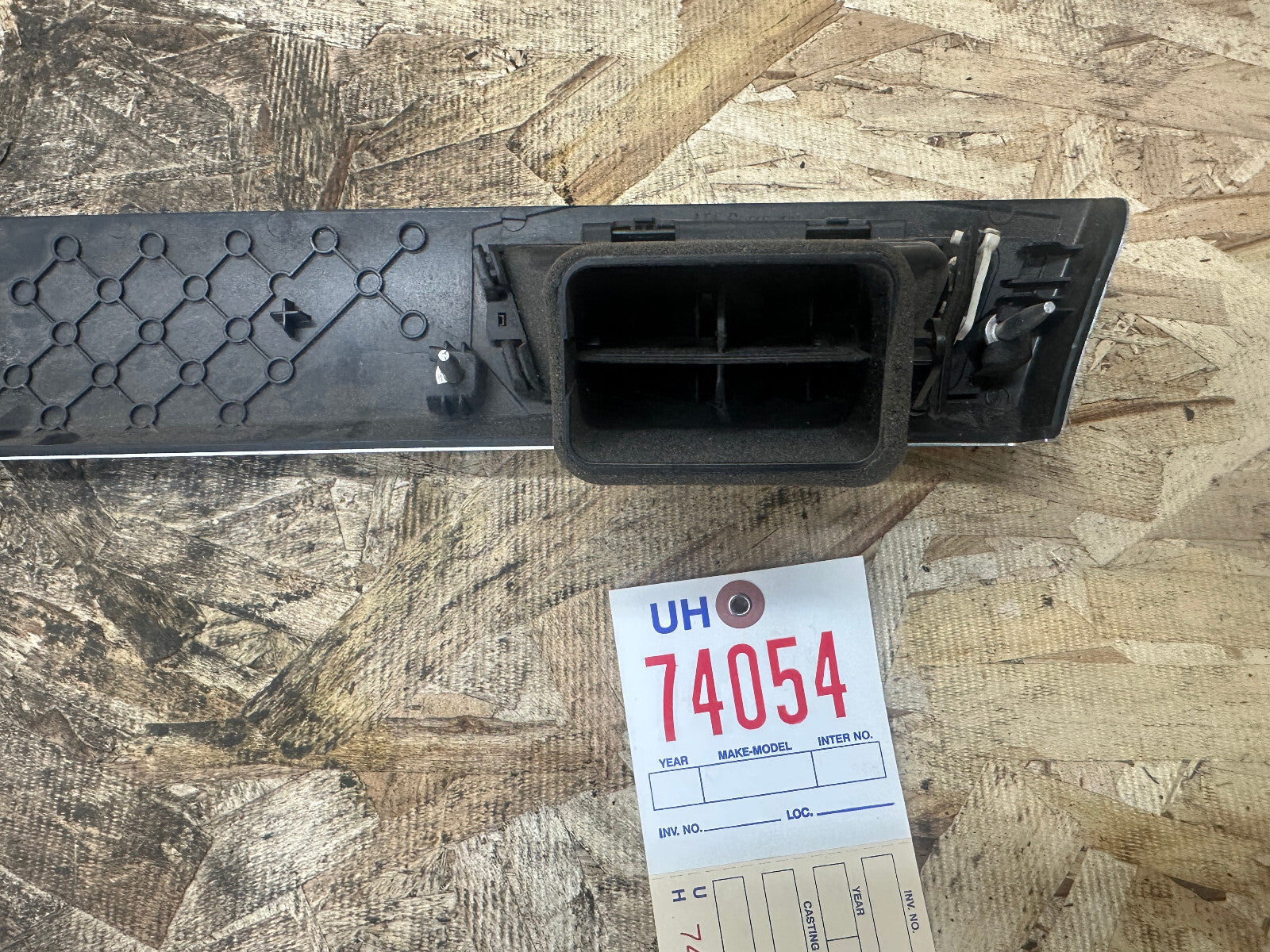 BMW 05-13 E90 3 SERIES RIGHT DASH VENT TRIM ALUMINUM OEM 9147391