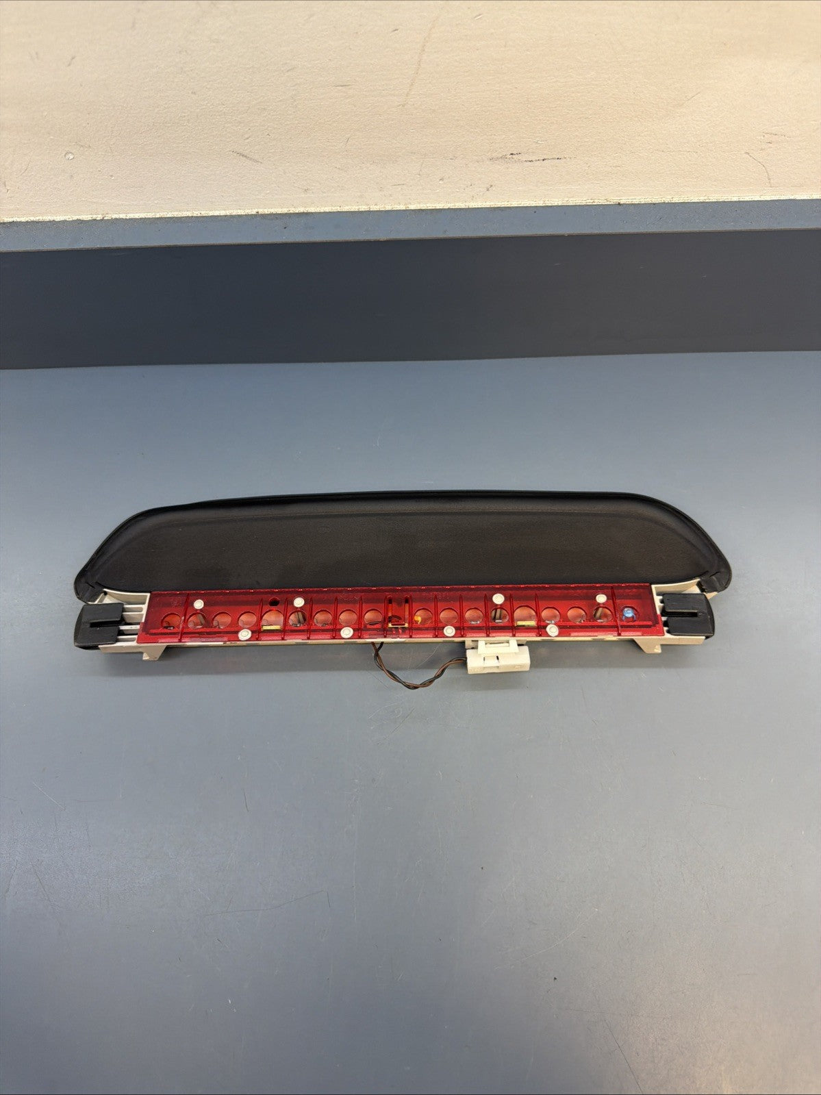 2006-2011 BMW E90 SEDAN 328I 330I 335I M3 THIRD BRAKE STOP LIGHT LAMP 7146059