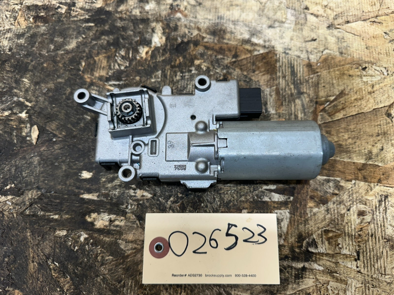 BMW 2003-2010 E83/E53 X3/X5 PANORAMIC SUNROOF MOTOR OEM 0390200053