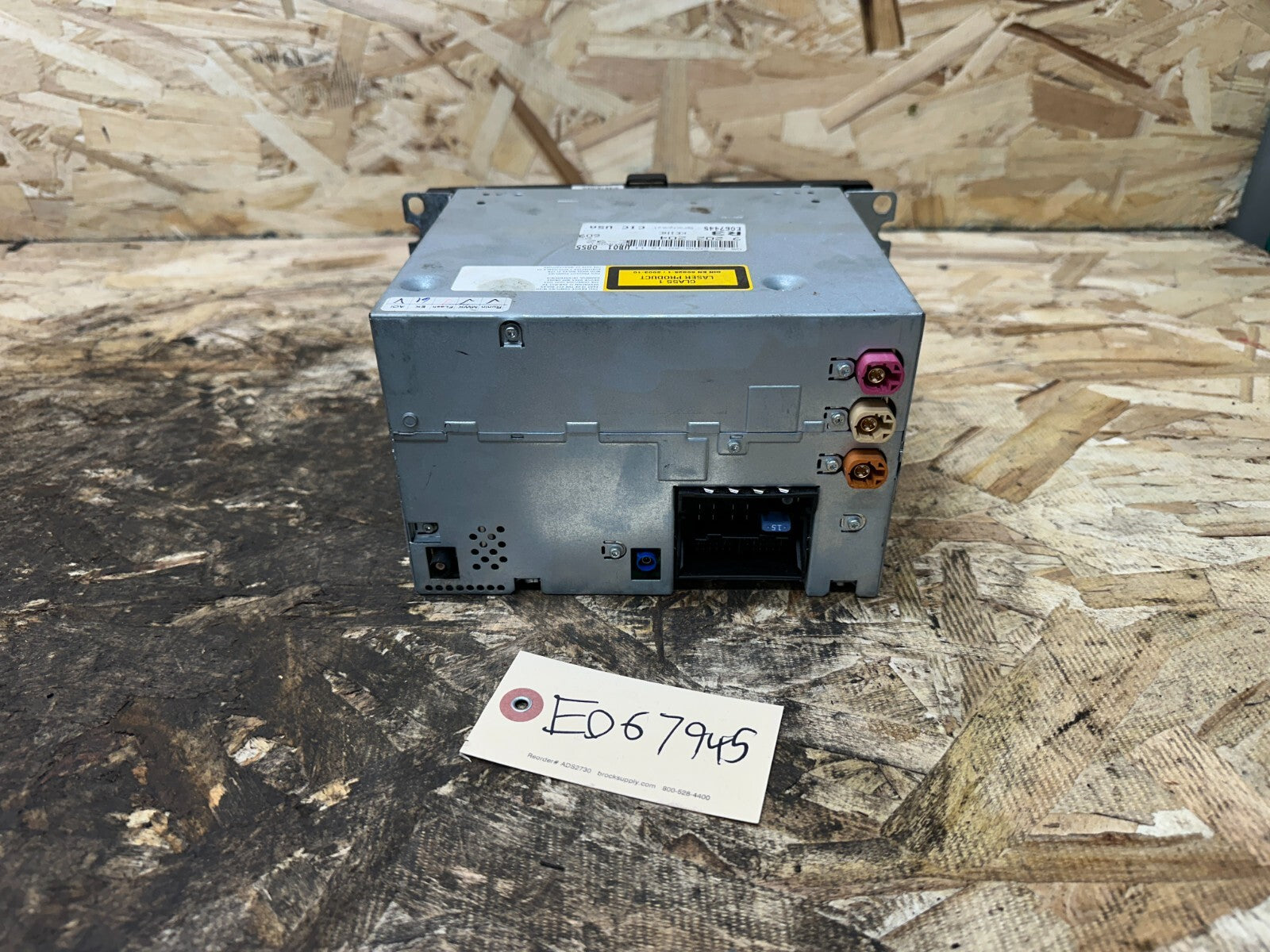 BMW 06-13 E90 E92 E9X SINGLE DIN CIC NAVIGATION AND CD/RADIO PLAYER OEM 9202204