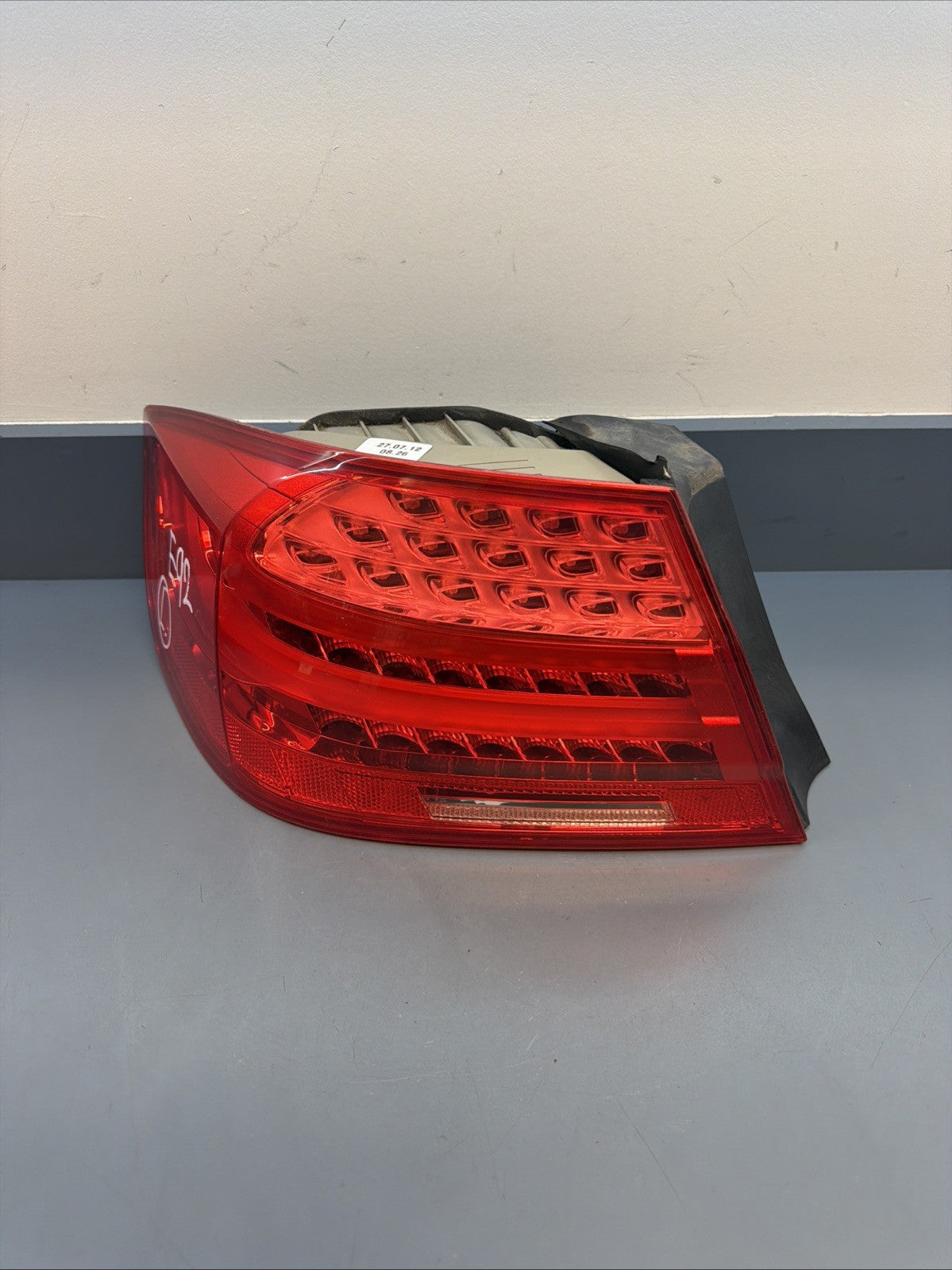 2011-2013 BMW 3 -SERIES E92 LEFT SIDE LH OUTER LED LCI TAILLIGHT OEM 7251959