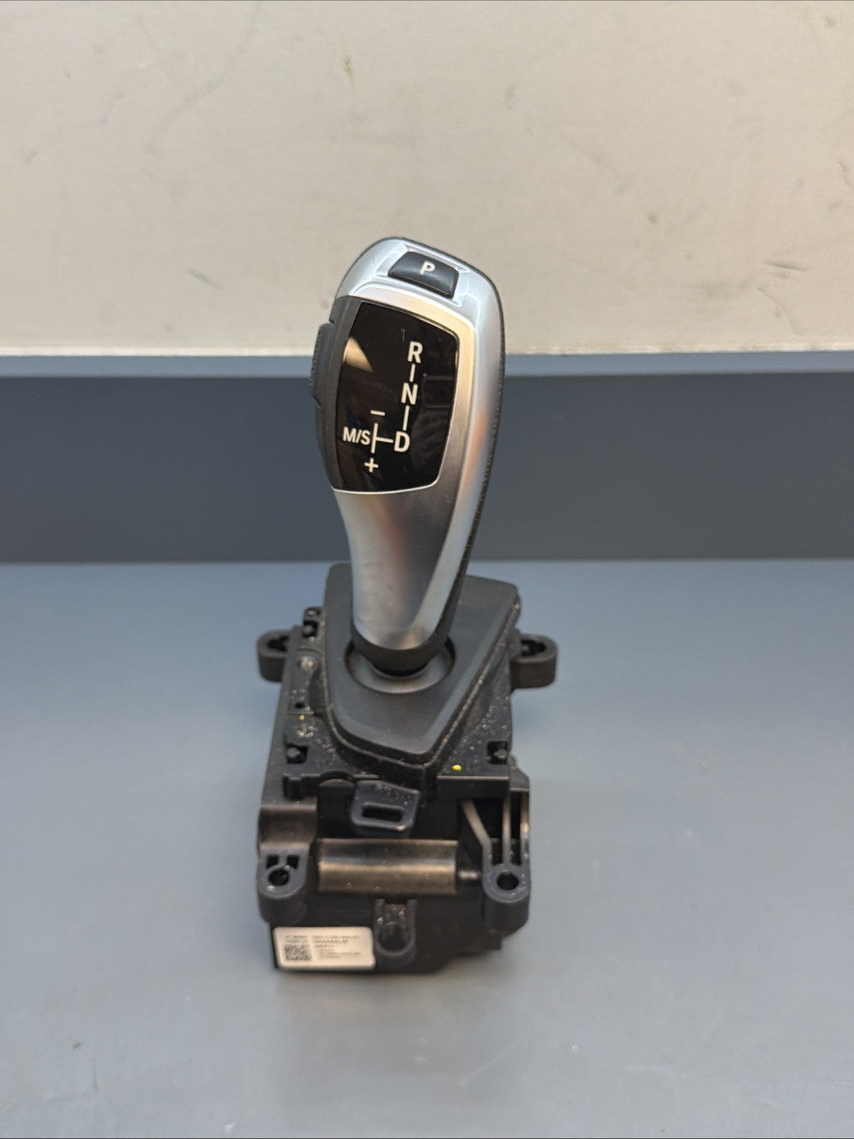 12-18 BMW F30 320i 328i SHIFTER FLOOR SHIFT TRANSMISSION GEAR SELECTOR 9296896