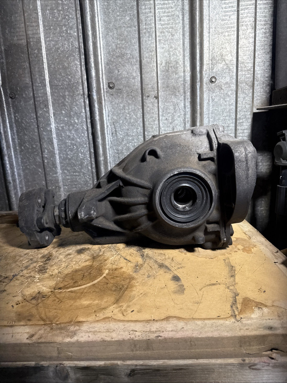 BMW REAR DIFFERENTIAL F10 5 SERIES FINAL DRIVE 3.08 7577101