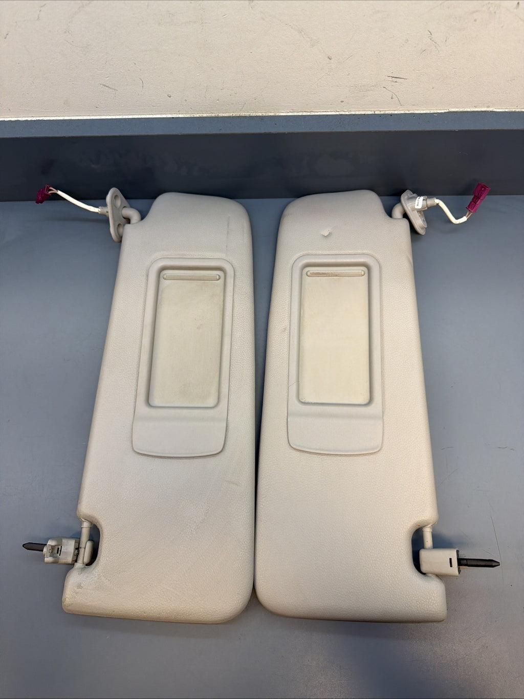 BMW E90 E91 E92 E93 Sun Visor Set OEM – Driver & Passenger Gray 6957369 6957370