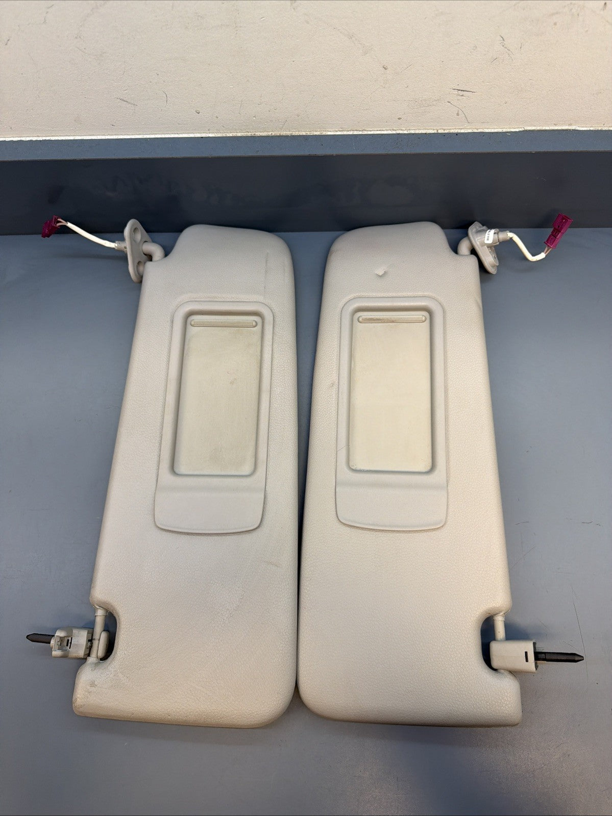 BMW E90 E91 E92 E93 Sun Visor Set OEM – Driver & Passenger Gray 6957369 6957370