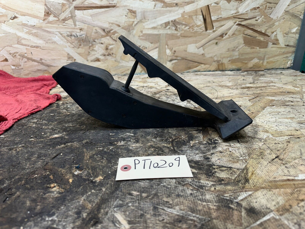 BMW E90 2006-2012 THROTTLE GAS ACCELERATOR PEDAL OEM 6766930-02