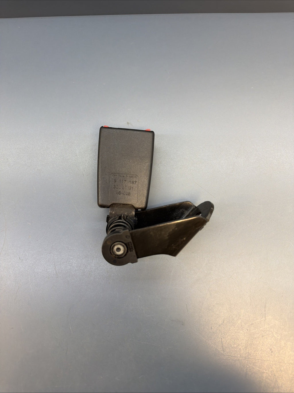 08-10 BMW 528xi e60 5Series Rear Right RH Side Seat Belt Buckle OEM 9117187