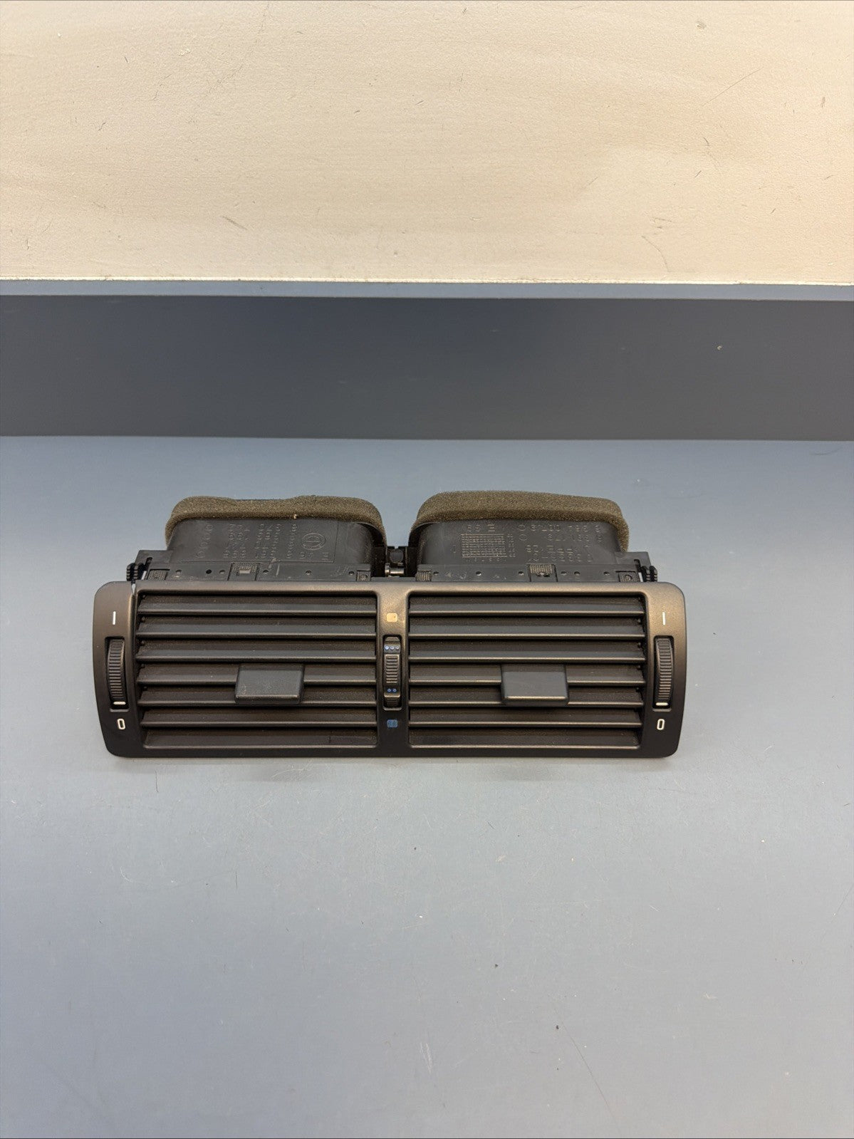 Genuine BMW E39 E46 Center Dash Air Vent Grill Assembly 8391179