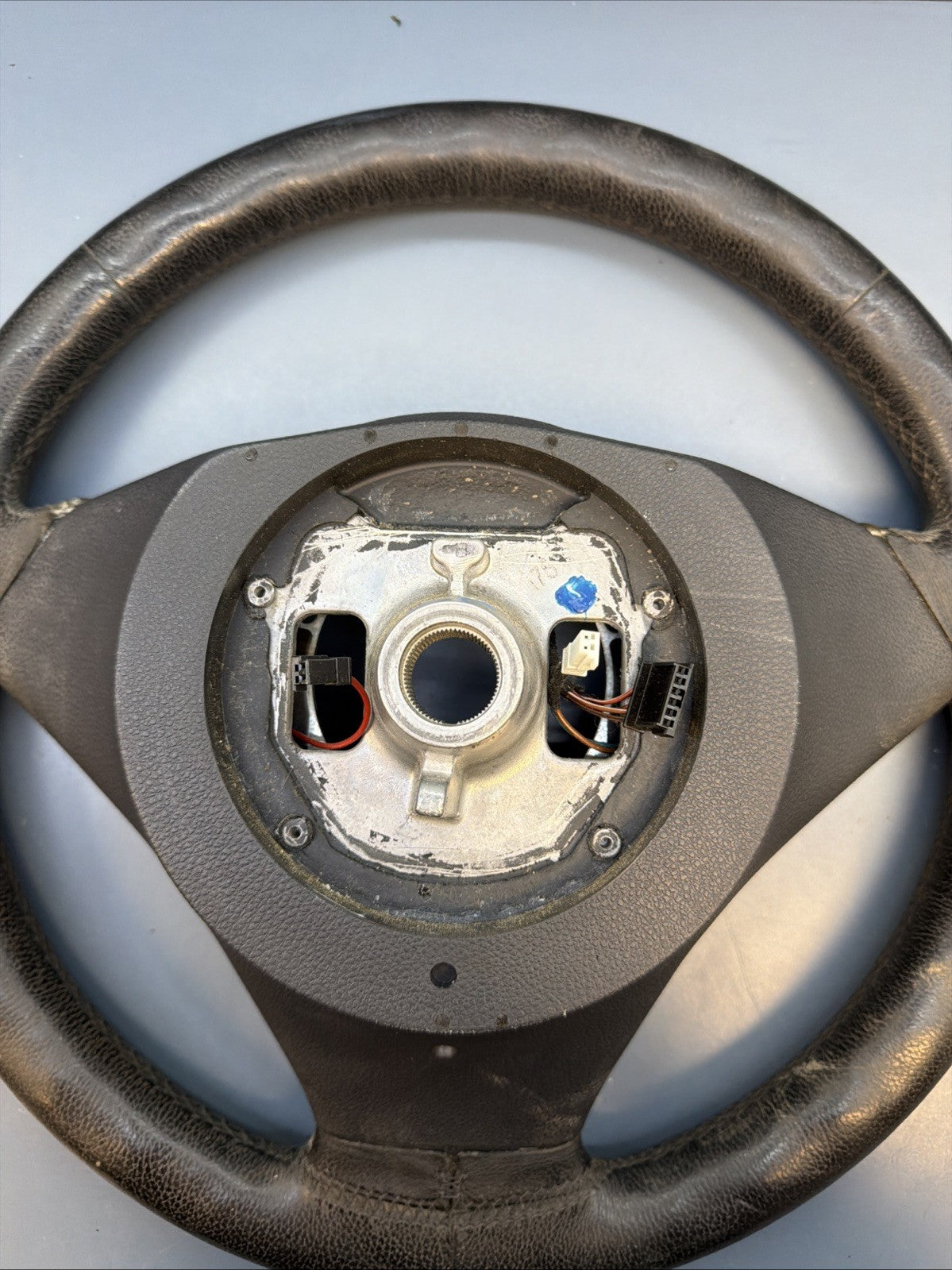 BMW 03-10 E60 5 SERIES BLACK LEATHER STEERING WHEEL W/BUTTONS OEM 11008818