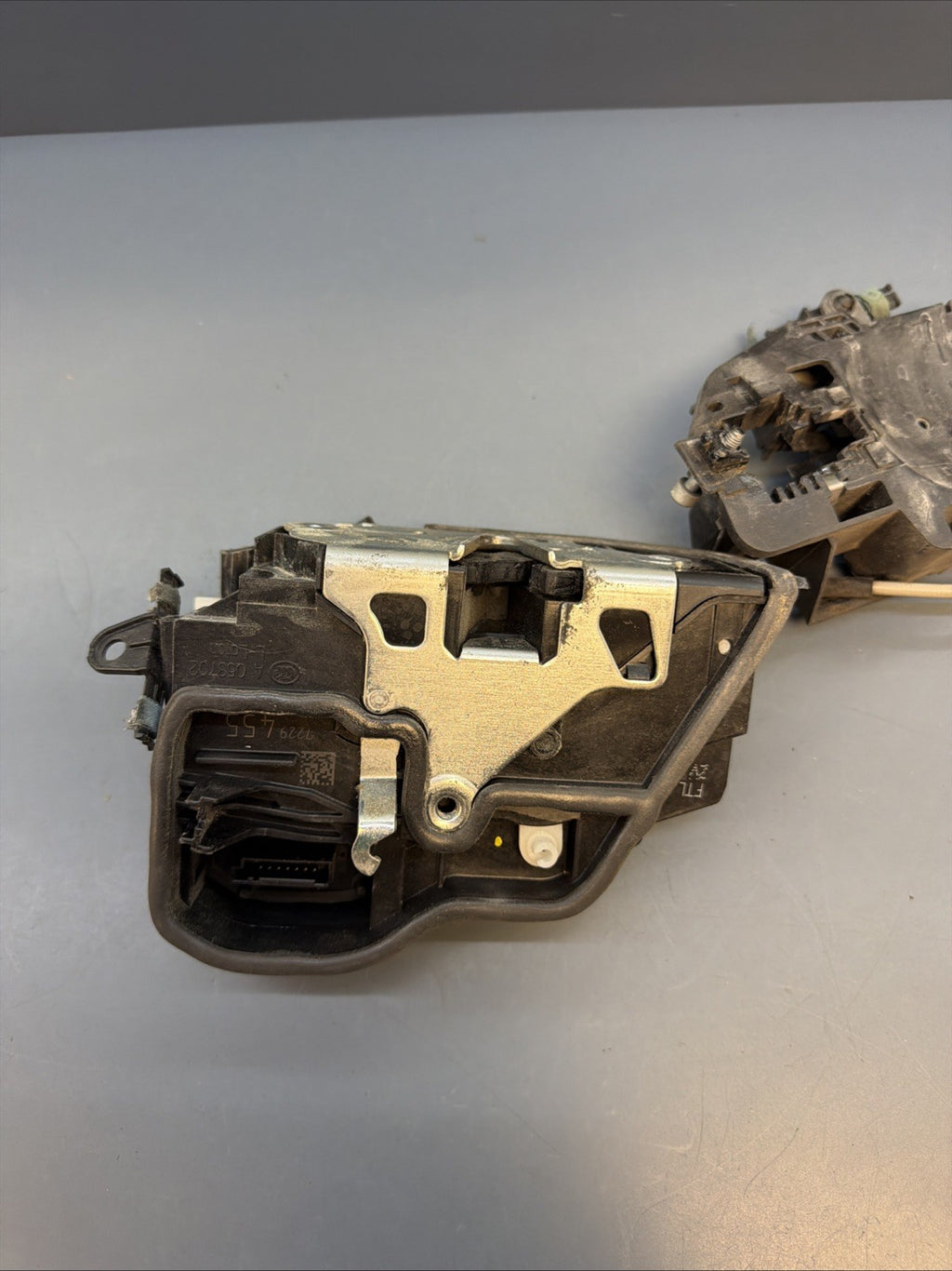 2009‑2013 BMW E90 Front Left Door Lock Latch Actuator w/ Braket OEM 7229455