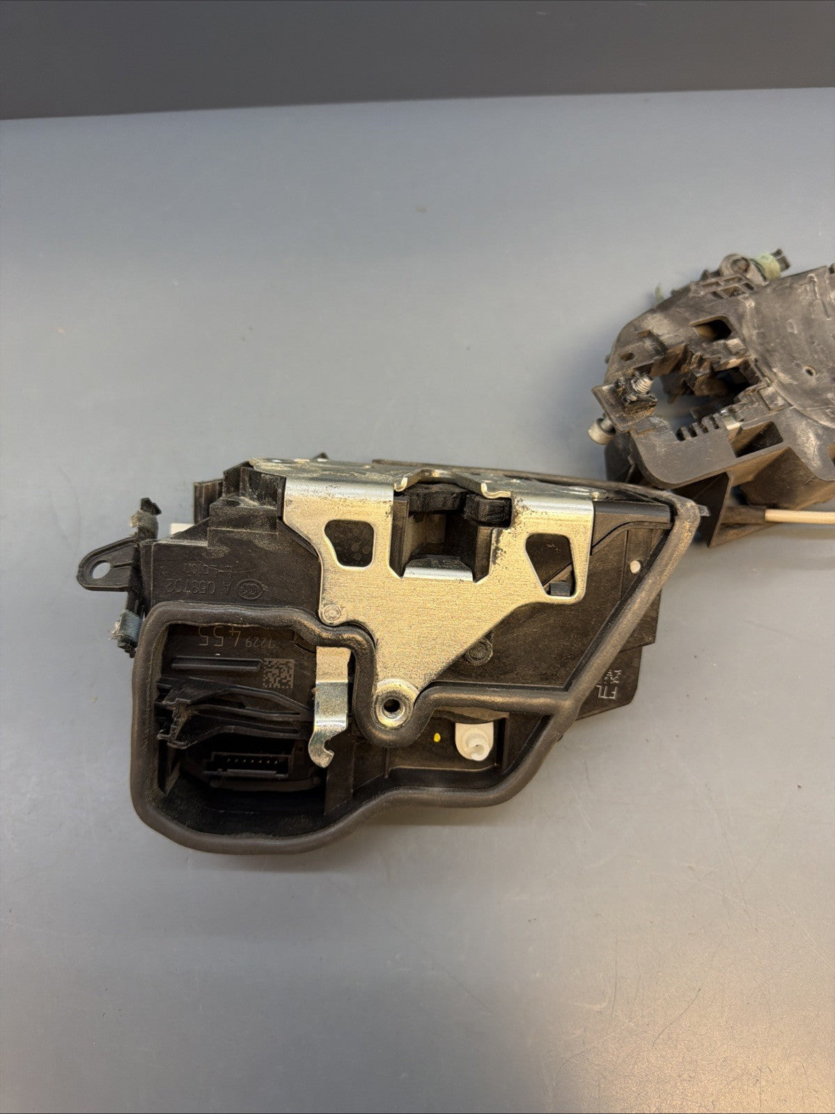 2009‑2013 BMW E90 Front Left Door Lock Latch Actuator w/ Braket OEM 7229455