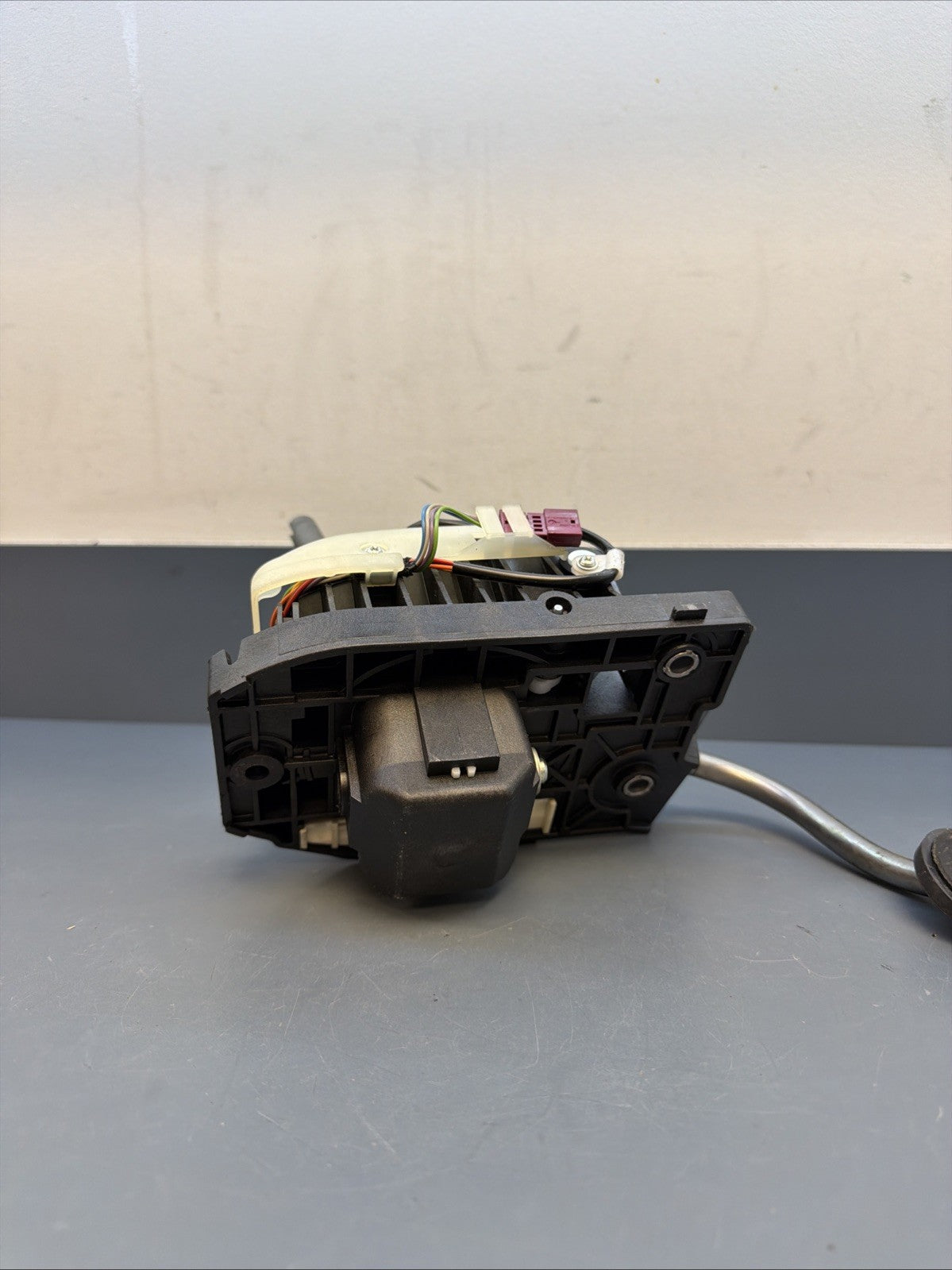 BMW X3 3.0 E83 2007-10 AUTOMATIC TRANSMISSION SHIFTER w/ CABLE 3423597