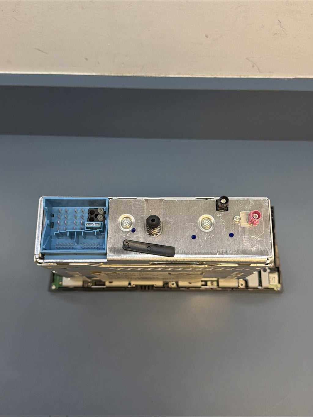 2012-2015 BMW X1 E84 AM FM CD RADIO MEDIA PLAYER RECEIVER CONTROL UNIT 9302163