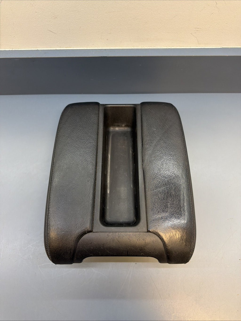 98-03 BMW 5 SERIES E39 525i 530i Front Center Console Arm Rest Cover 804033
