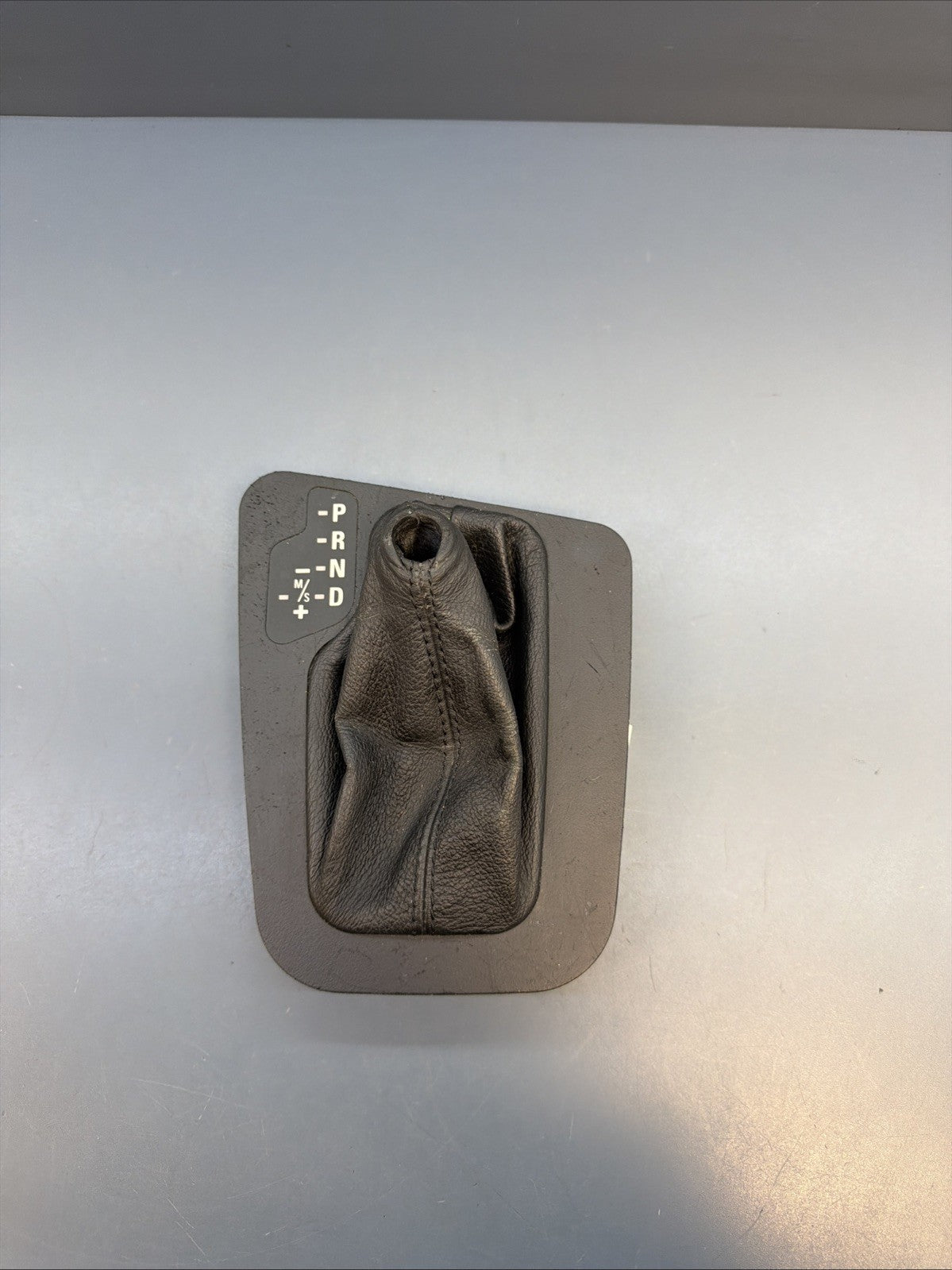 01-05 BMW 330xi E46 SEDAN Center Console Automatic Shifter Bezel Trim 7060677