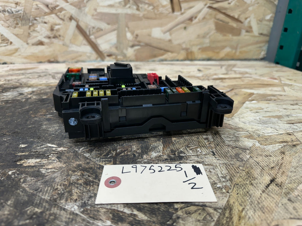 BMW 2011-2017 F25 X3 REAR TRUNK FUSE JUNCTION BOX OEM 9210859