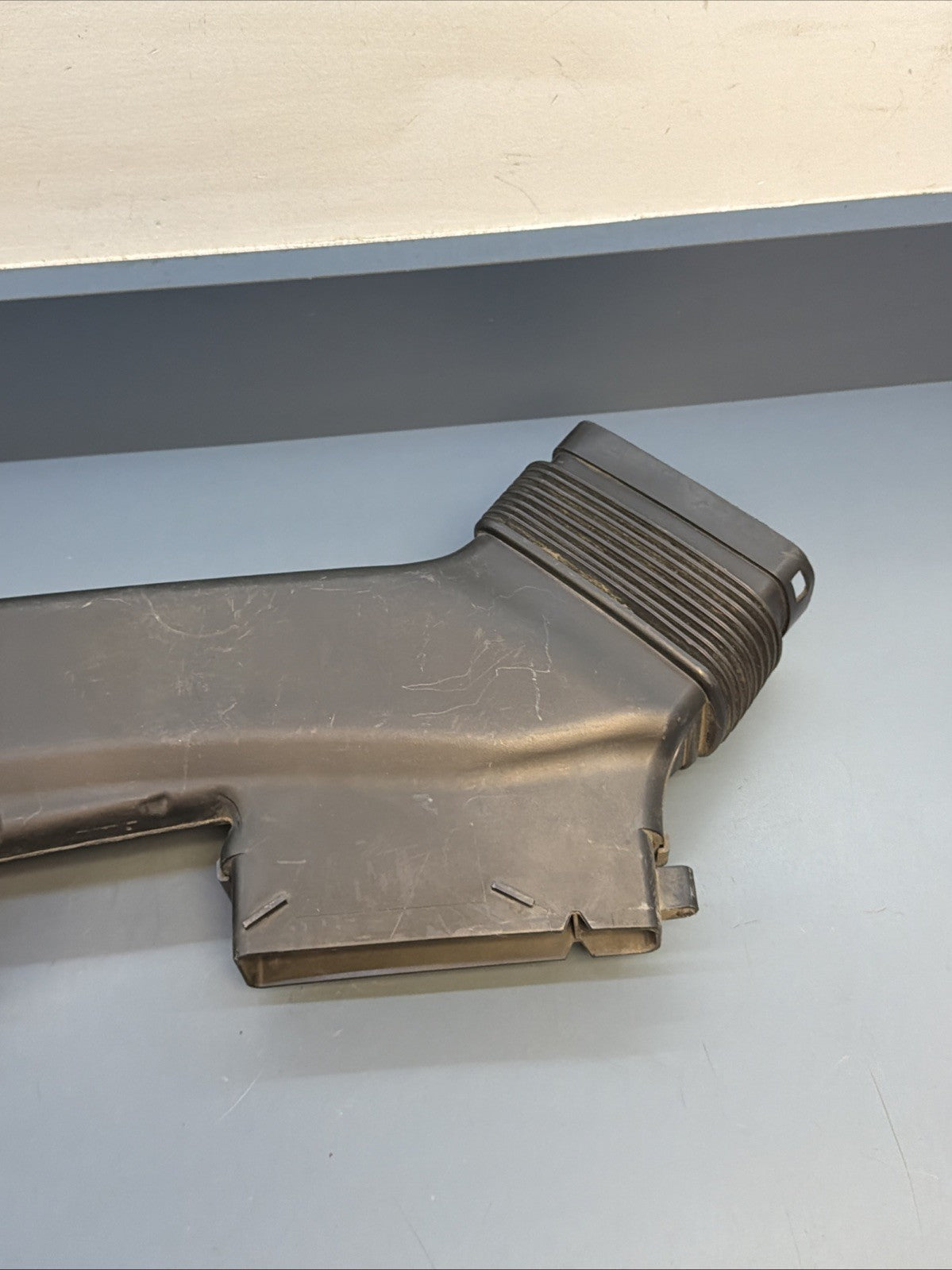 2007 - 2010 BMW E90 E92 E93 335I N54 FRONT AIR INTAKE AIR DUCT OEM 7541737