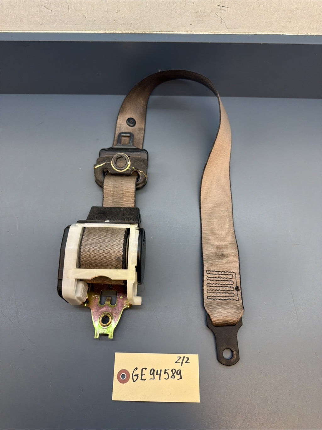 89-95 Bmw E34 5 Series Front Left Side Upper Seat Belt Retractor Beige 8164161
