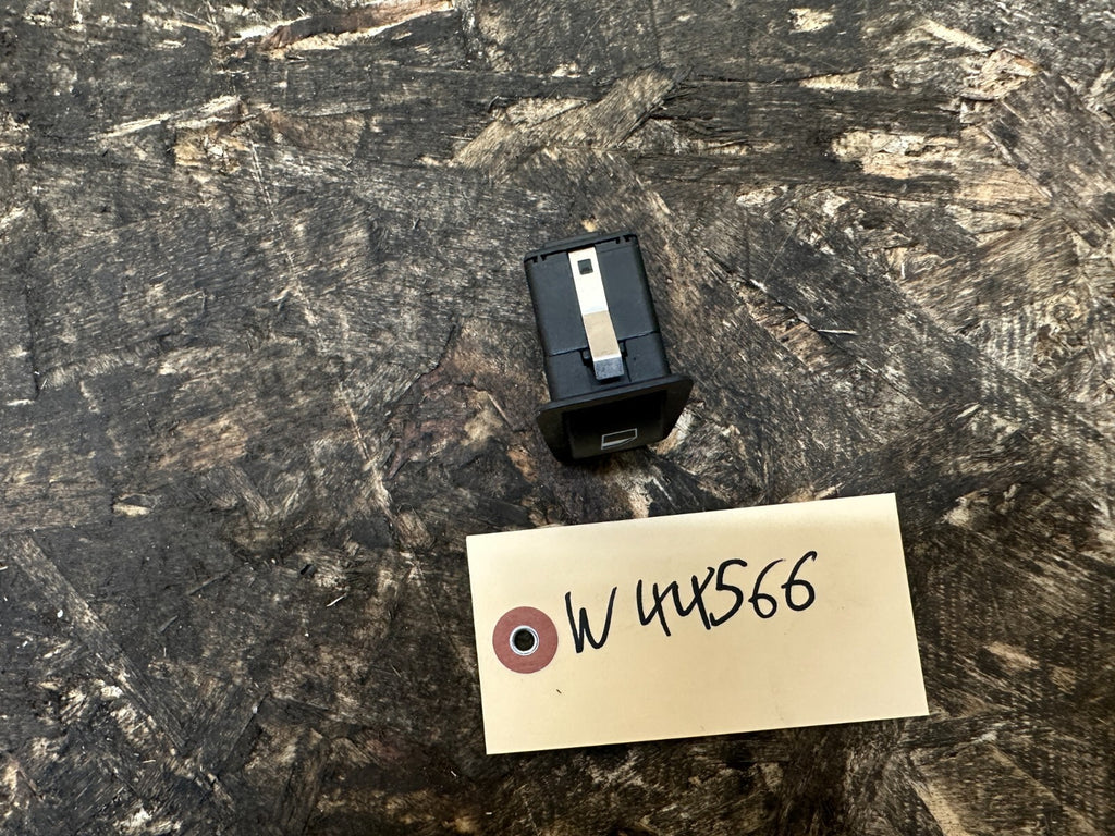 BMW 1999-2005 E46 3 SERIES REAR LEFT/RIGHT POWER WINDOW SWITCH OEM 6902174