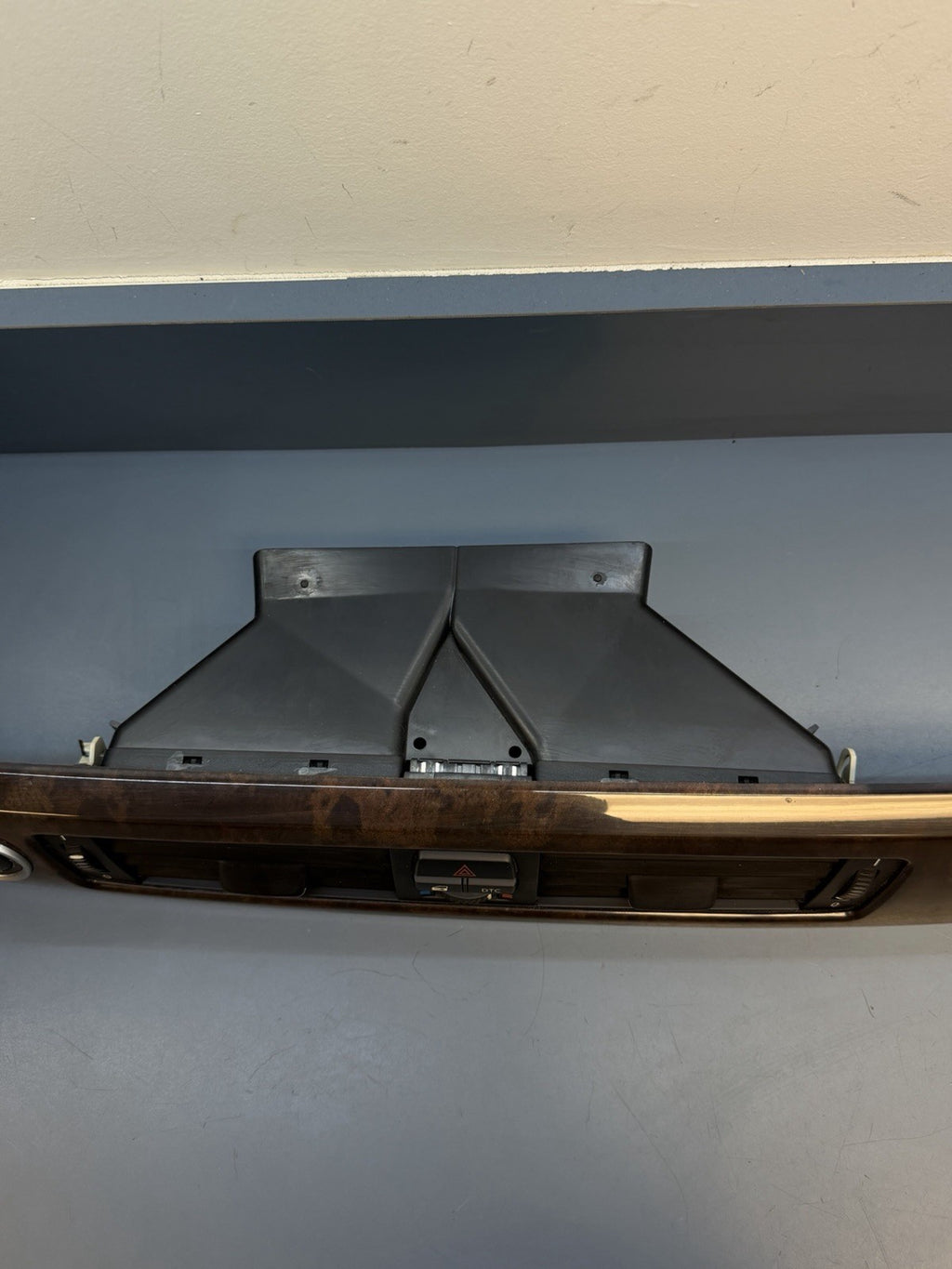 07-13 BMW 335i E90 E92 Center Dashboard Trim Panel Wood Grain Vents 6985540