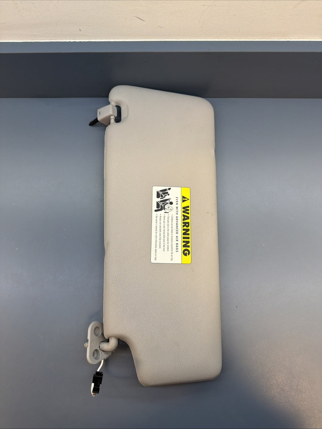 2009 BMW X3 E83 SUN VISOR RIGHT PASSANGER SIDE 8373575