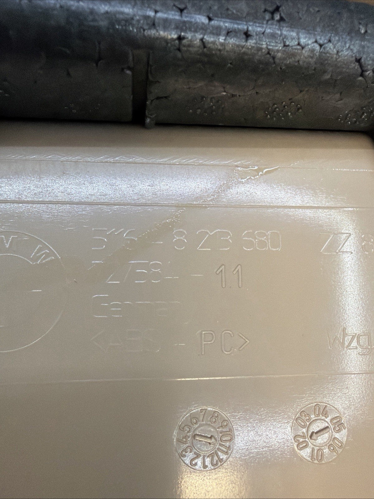 98-06 BMW E46 3 Series Front Center Console Storage Trim Panel Beige 8213680