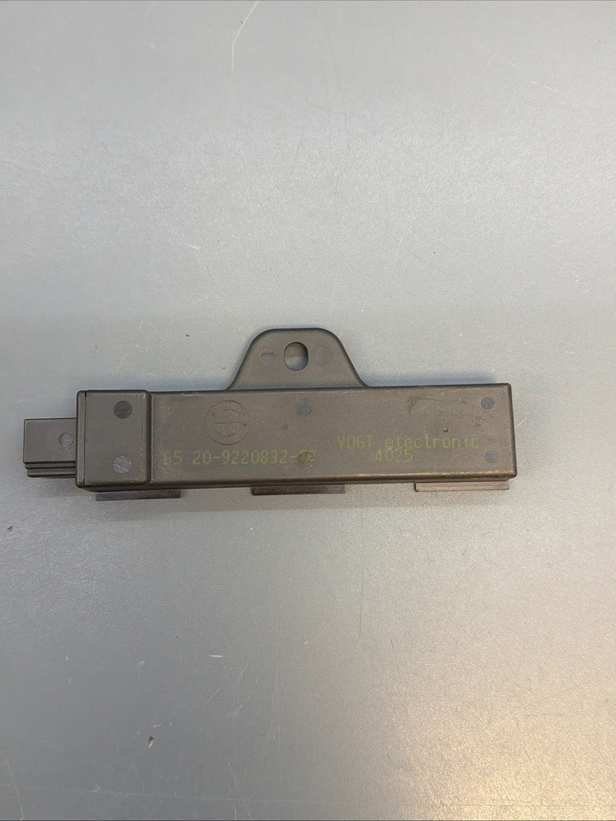 2011-2016 BMW 535I F10 KEYLESS ENTRY ANTENNA CONVENIENCE ACCESS MODULE 9220832
