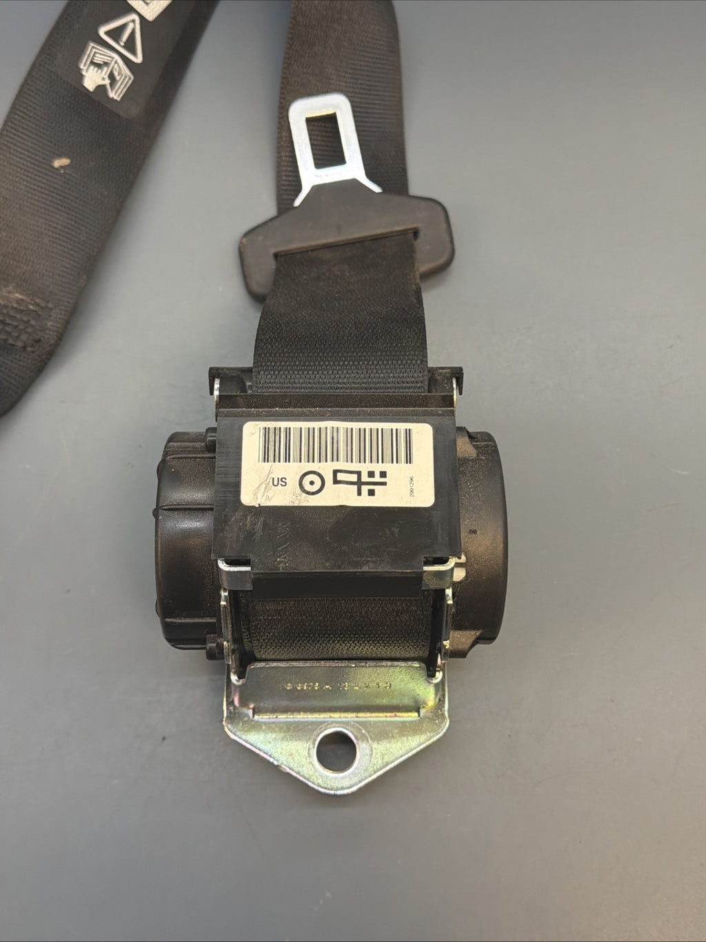OEM Rear Right Or Left Seatbelt FOR 2012 2013 2014 2015 BMW X1 E84 608201000D