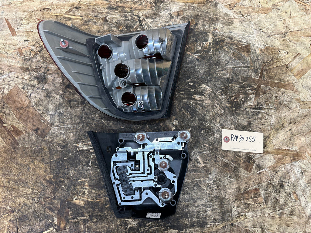 BMW E46 2003-2006 REAR OUTER TAIL LIGHT L+R SET 2PC OEM 6946533+6946534