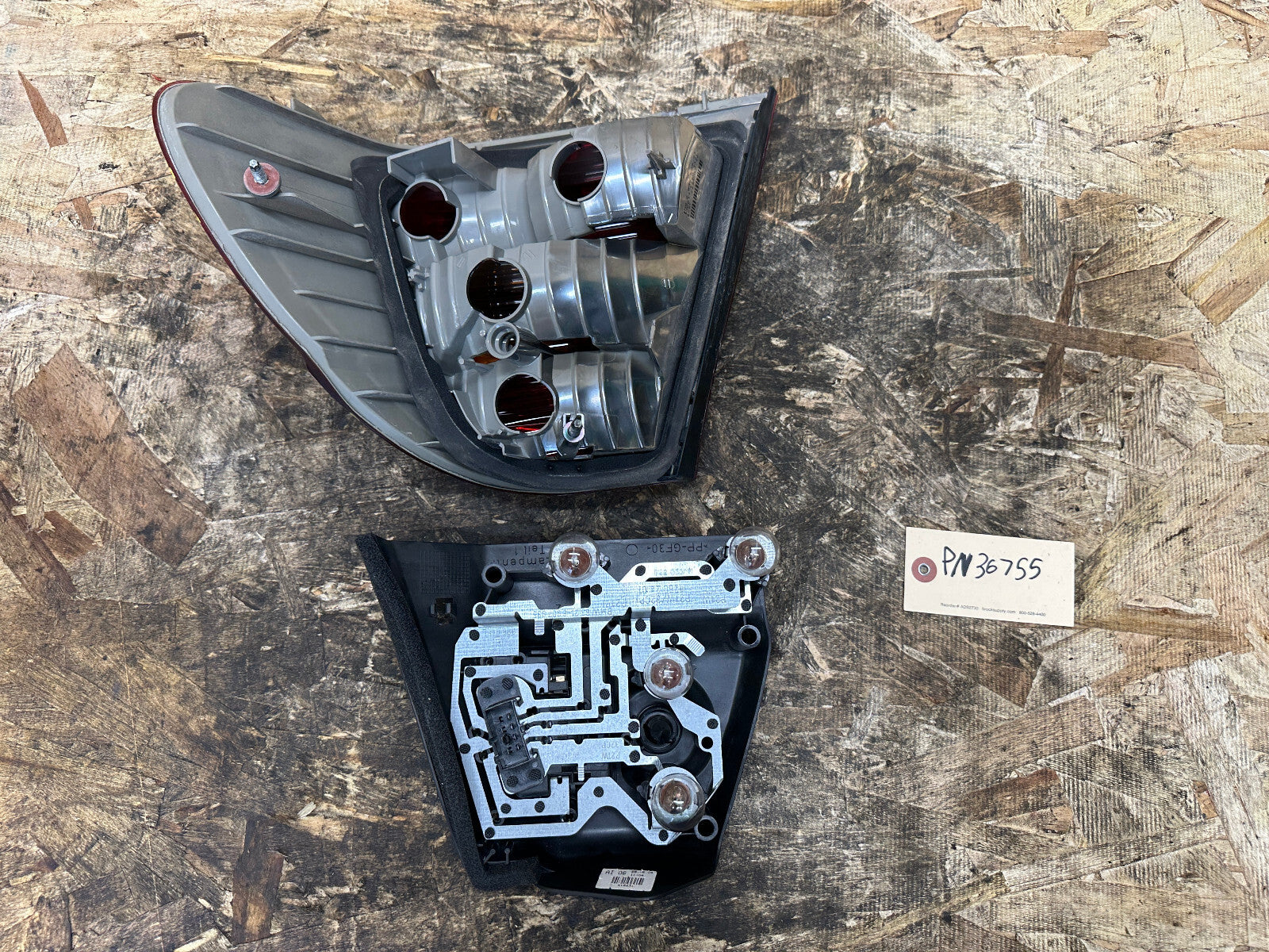 BMW E46 2003-2006 REAR OUTER TAIL LIGHT L+R SET 2PC OEM 6946533+6946534