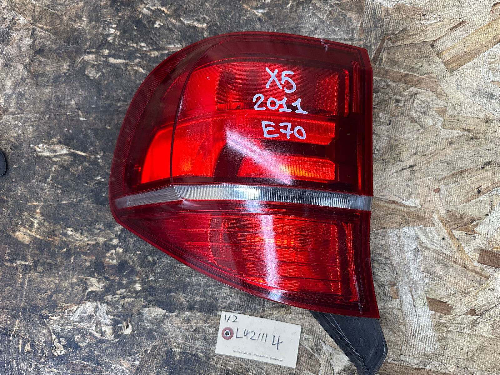 BMW 2011-2014 X5 E70 LCI REAR RIGHT SIDE OUTER TAIL LIGHT OEM 7227792
