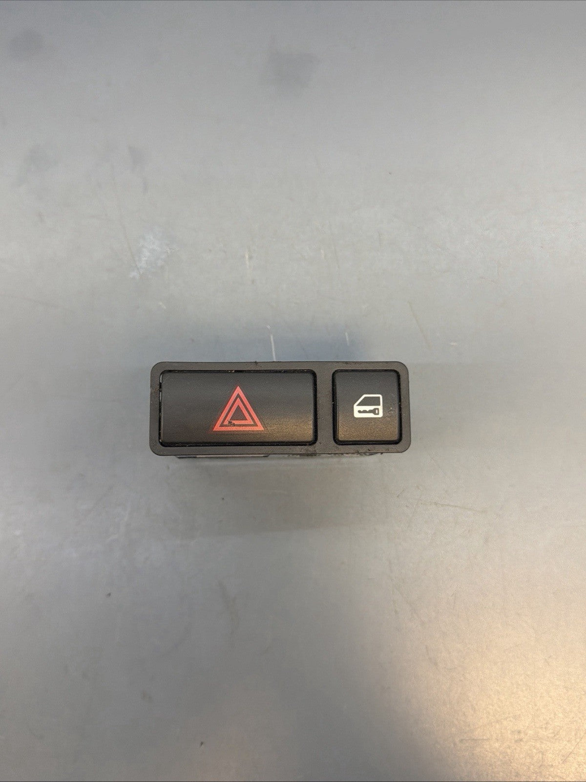 BMW 97-08 E46 E53 E85 Z4 X5 3 SERIES CENTRAL LOCKING HAZARD SWITCH 8368920