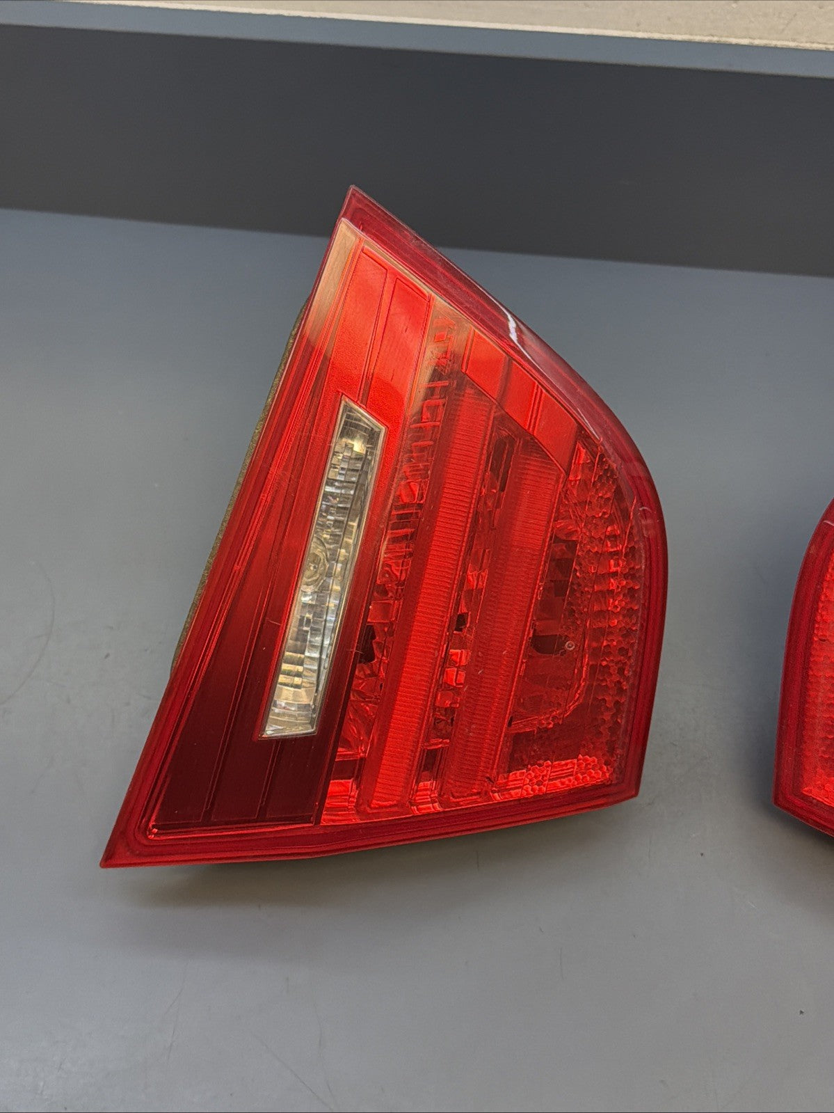 09-11 BMW E90 SEDAN LCI Rear Left Right Inner Tail Light Set OEM 7154155 7154156