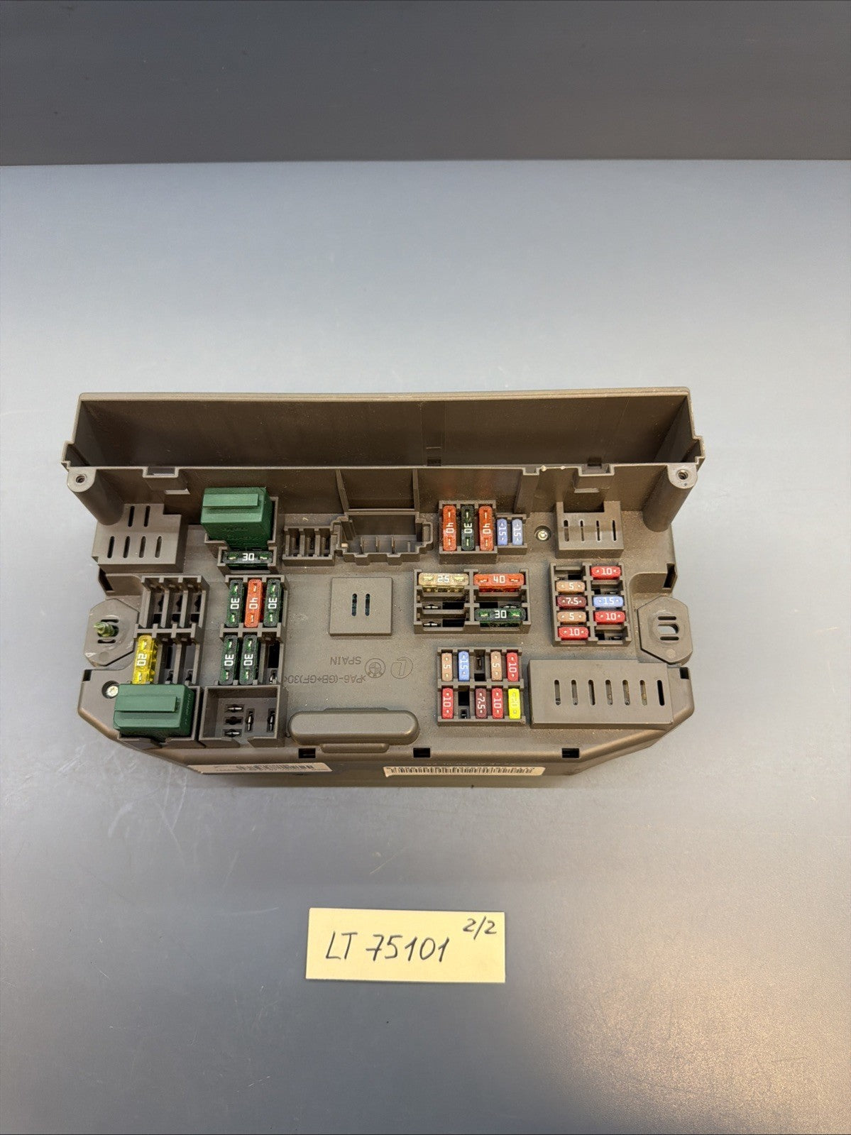 2007 - 2013 X5 DIESEL E70 E71 X5 X6 Front Cabin Junction Fuse Box 6976384