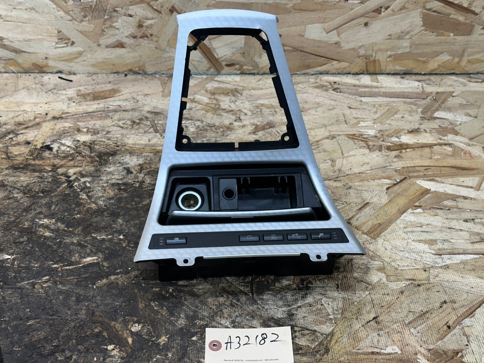 BMW 03-10 E83 X3 CENTER CONSOLE TRIM SILVER W/ ASHTRAY DOOR WONT CLOSE 3411706