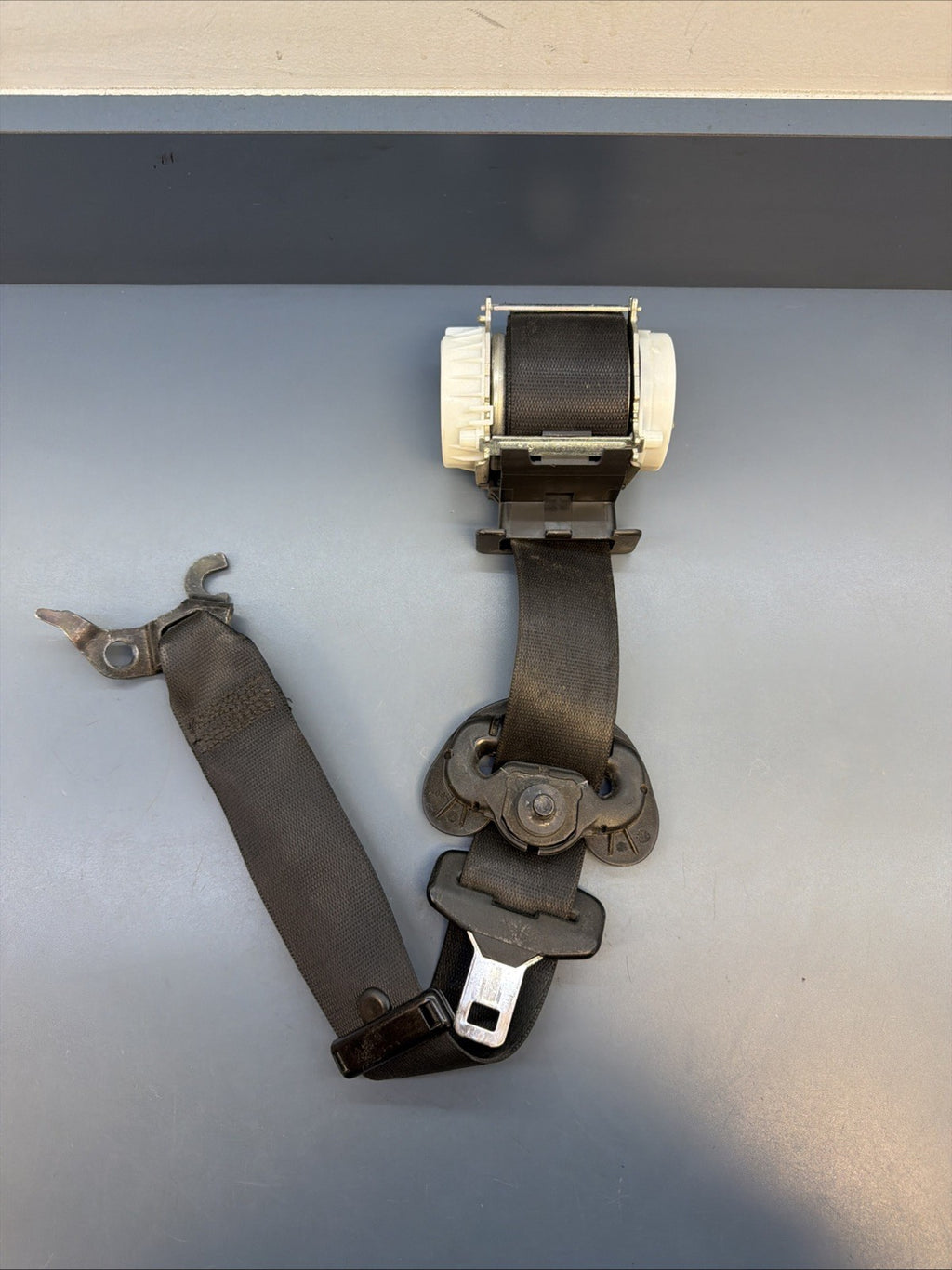 07 08 09 10 11 OEM BMW 335i LEFT Lh Driver Front Seatbelt Sear Belt 33059848
