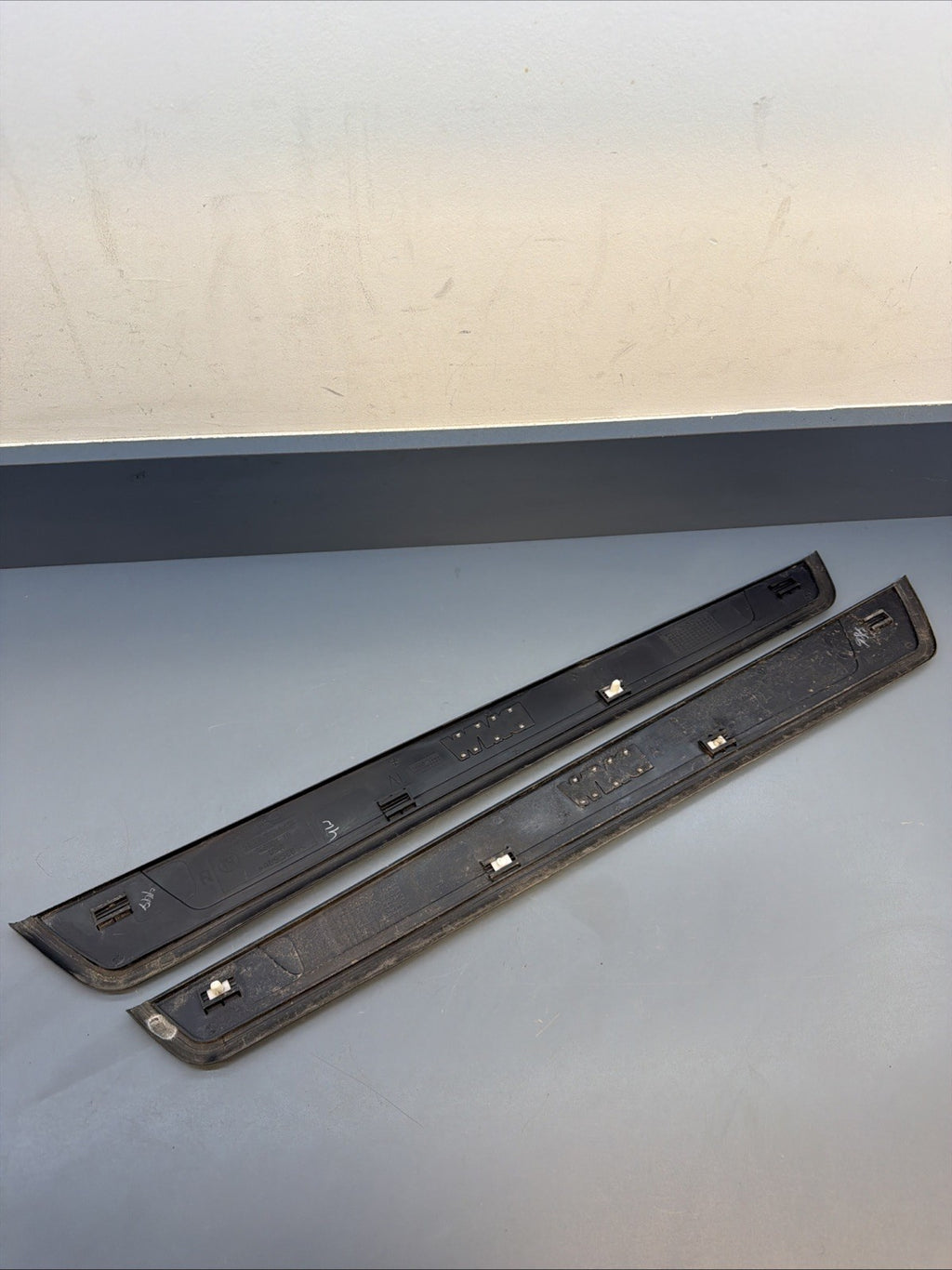 03-08 Bmw E85 Z4 Right Left Door Sill Entrance Scuff Plate Set Oem 7016654/653