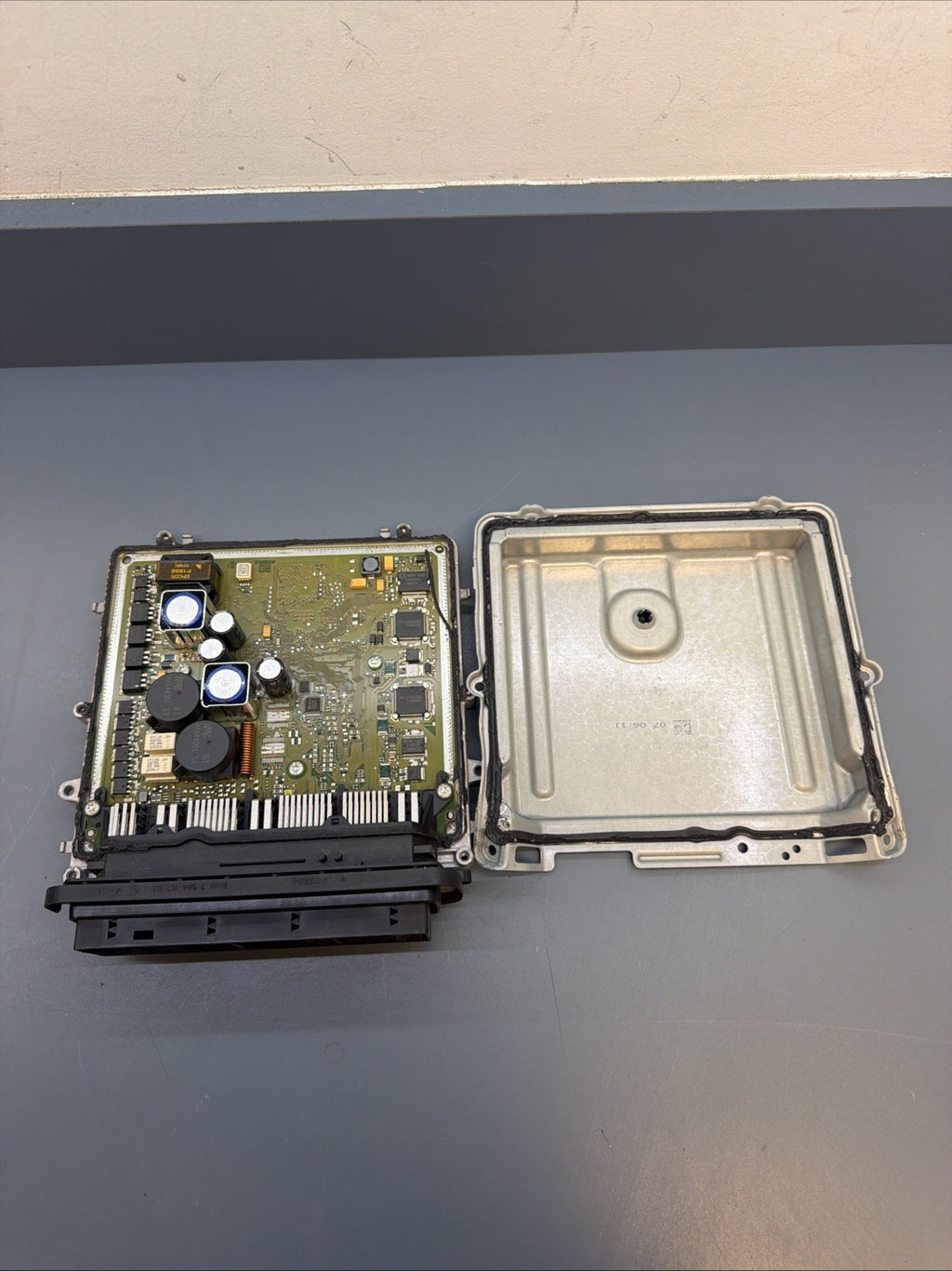 2009-2012 BMW X5 Engine Computer Module Unit ECU 8512417  *FOR PARTS, NO RETURN