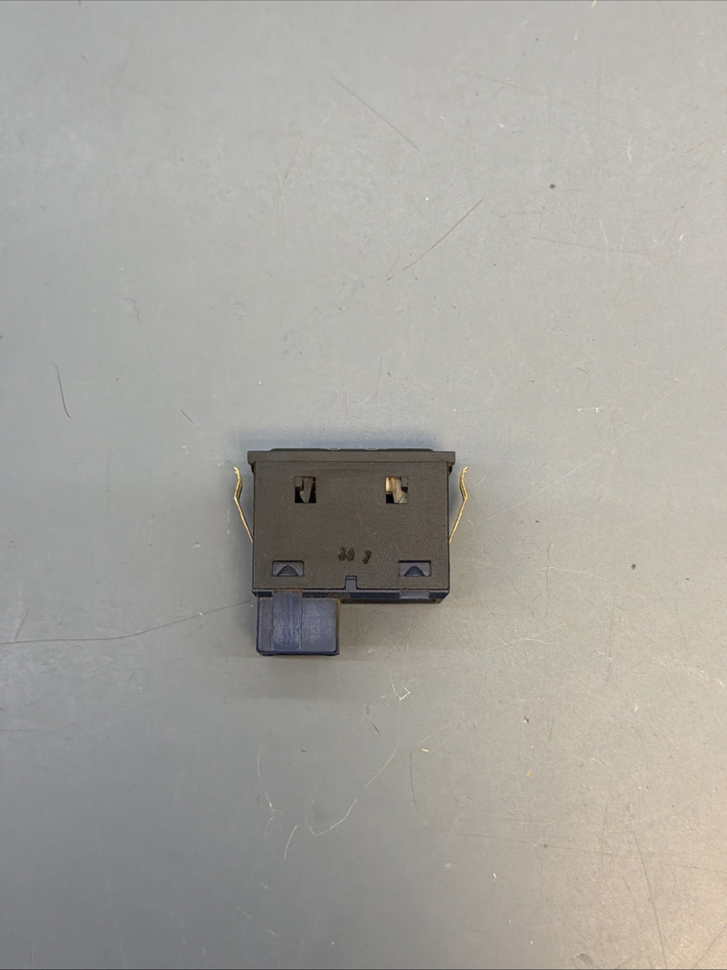 BMW 93-08 E46 E39 E38 E53 E85 3/5/7 SERIES X5 Z4 TRUNK UNLOCKING SWITCH 8365579
